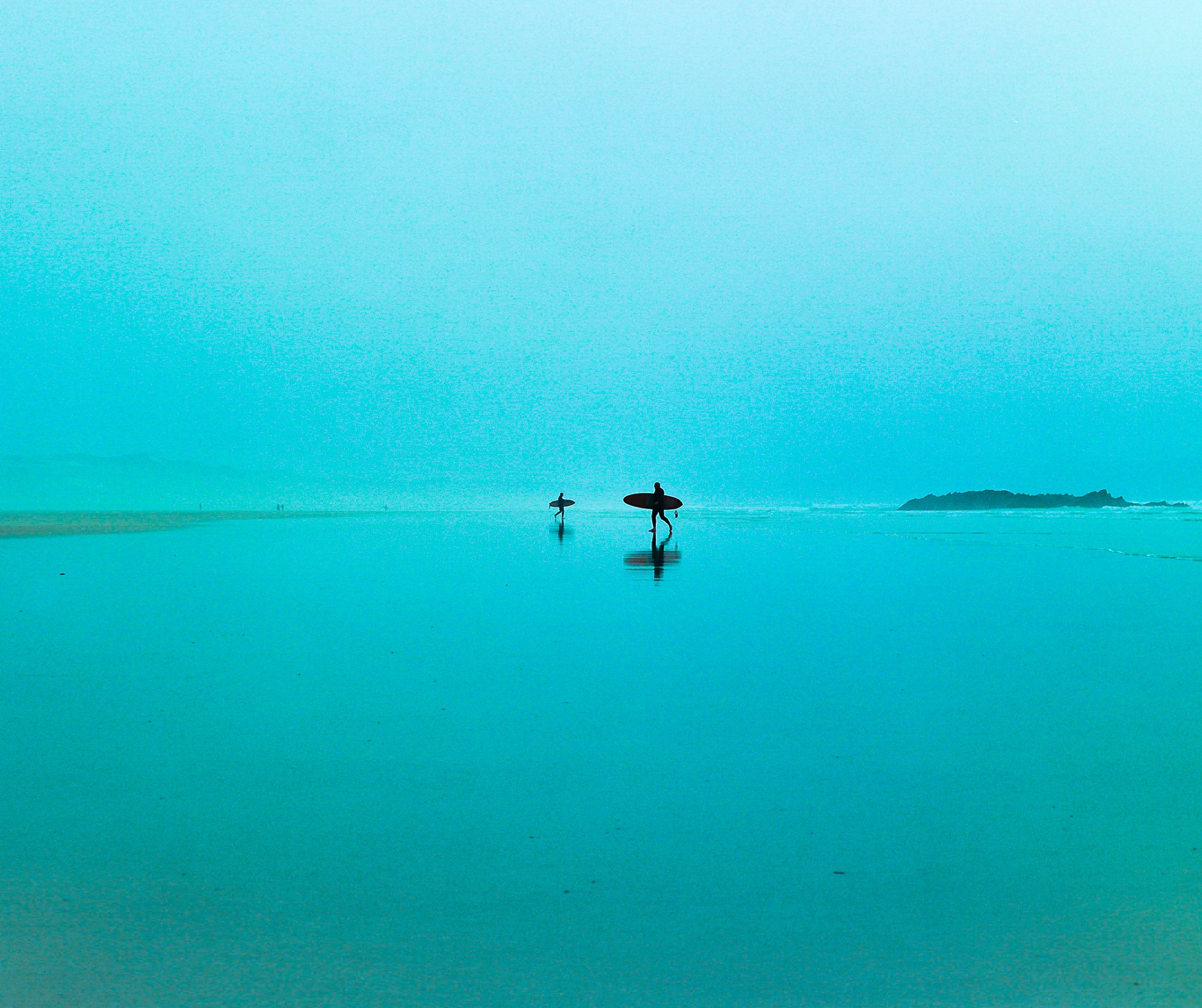 twobluesurfers.jpg