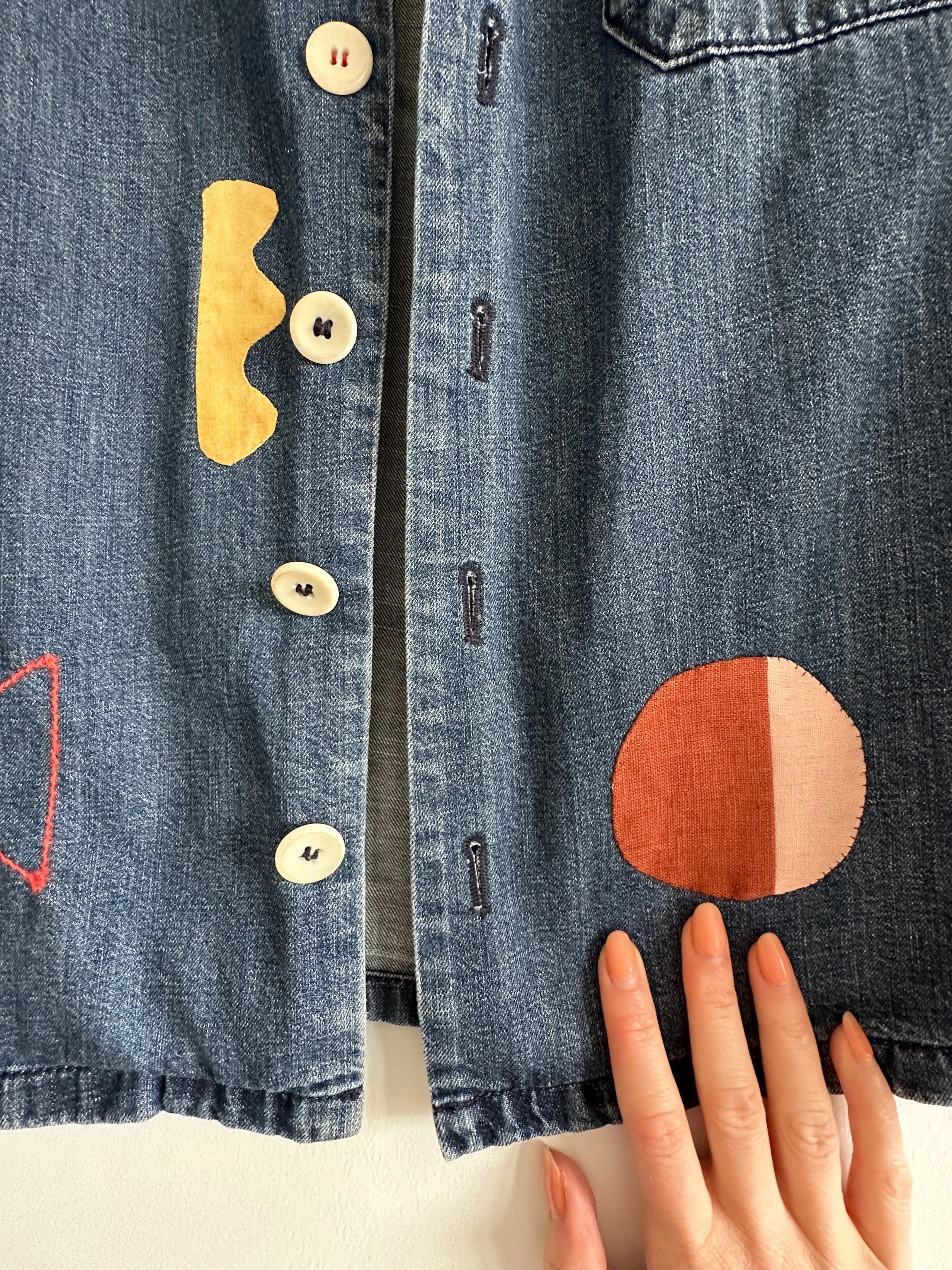 296948AC-Applique shirt detail.jpeg