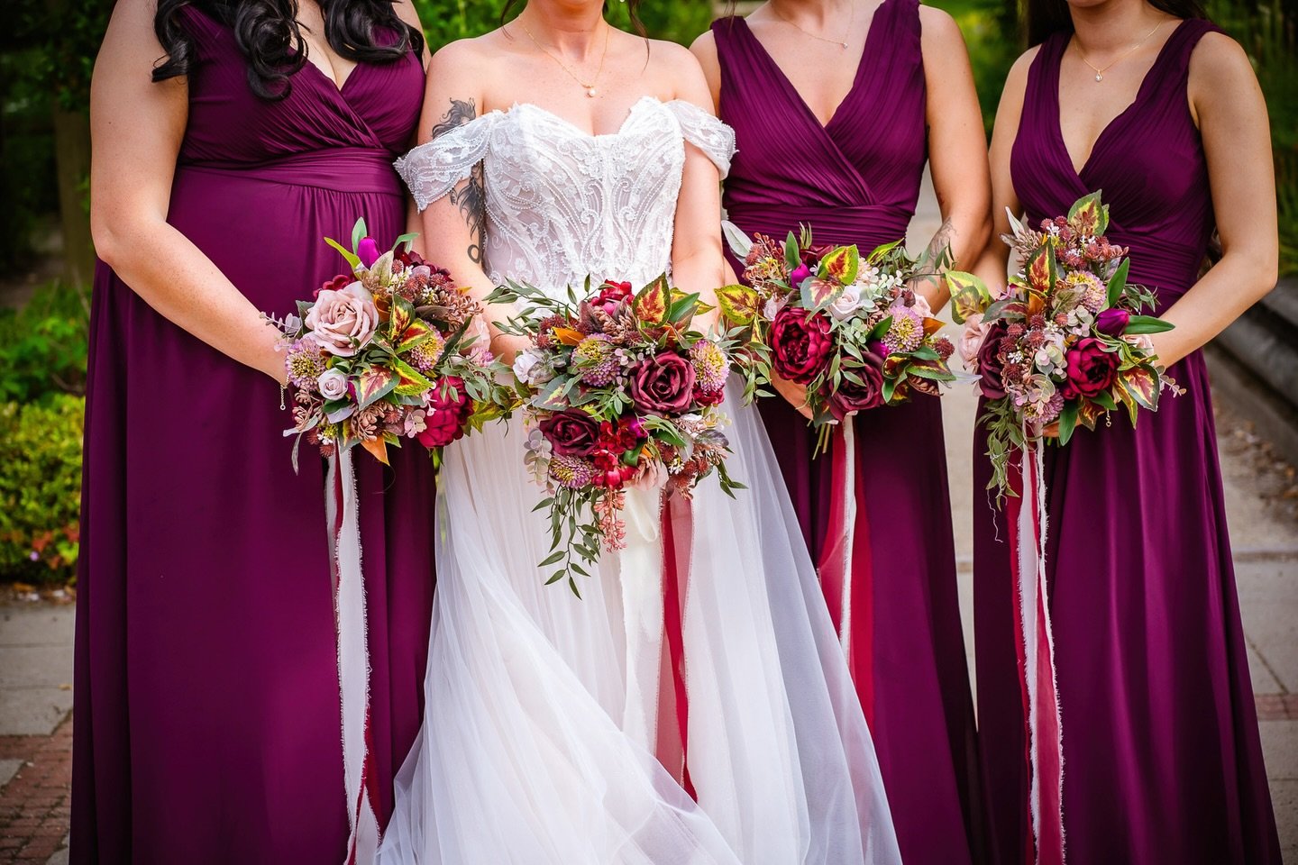 This colour combo will forever have my heart 🍷✨

Kirsty surrounded by her girls in those gorgeous deep berry bridesmaid dresses paired with textured, romantic florals full of movement and depth.

When your flowers complement the dresses this perfect