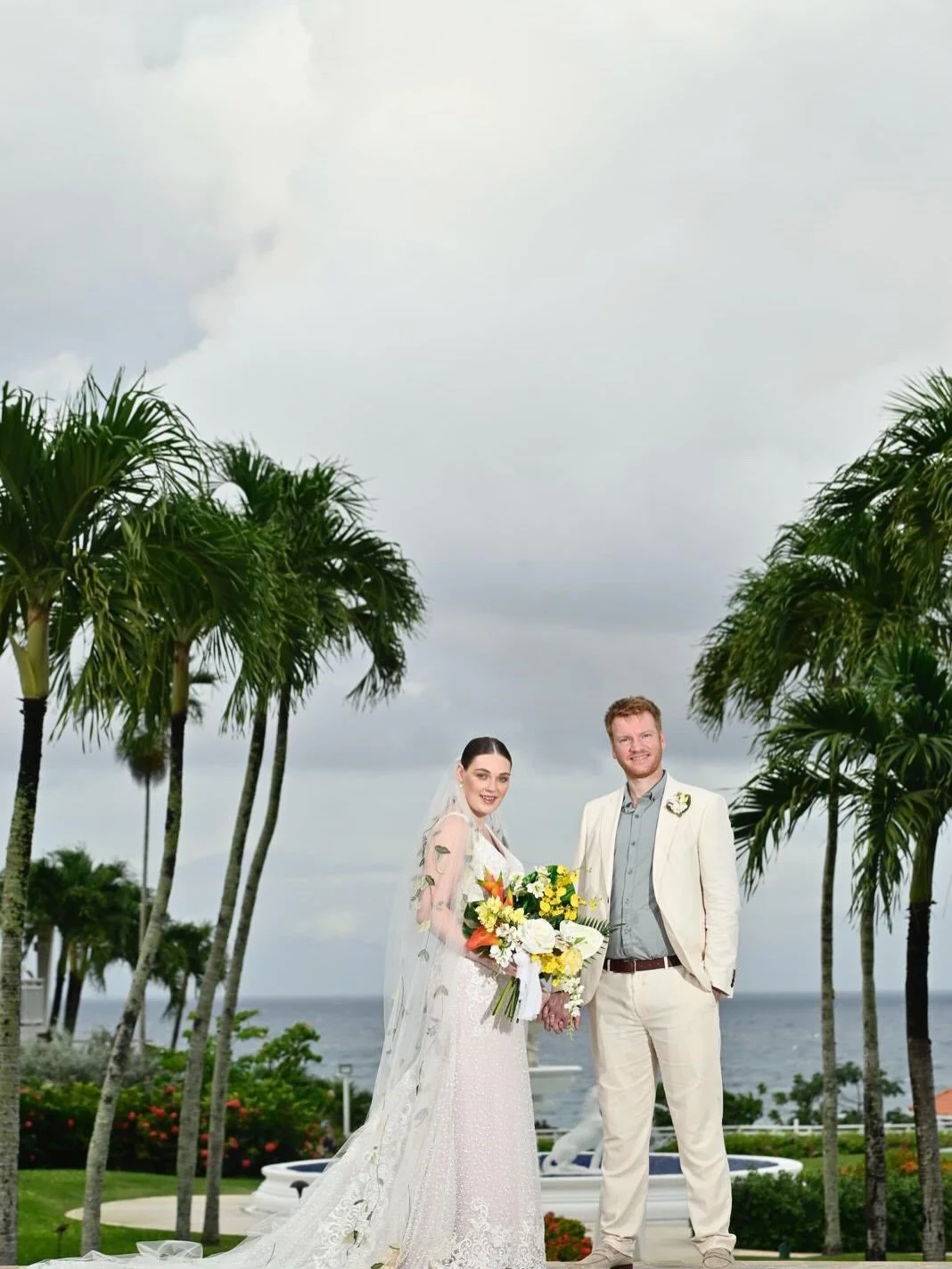 Planning a destination wedding? Let&rsquo;s make your flowers the easy part ✈️🌸

Between airline rules, heat, and sourcing suppliers abroad, fresh flowers can quickly become stressful. That&rsquo;s exactly why silk wedding flowers work so beautifull