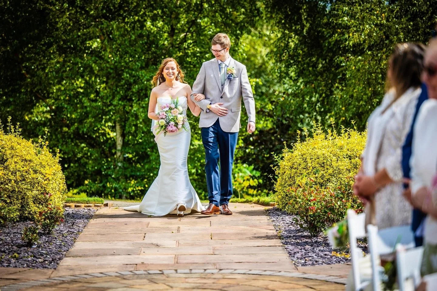 After two bright palettes this week&hellip; let&rsquo;s bring it back to something soft and romantic 🌿

Natalia and Josh&rsquo;s flowers were all about blush pinks, soft whites and gentle sage foliage.

Calm. Elegant. Timeless.

Not every wedding ne