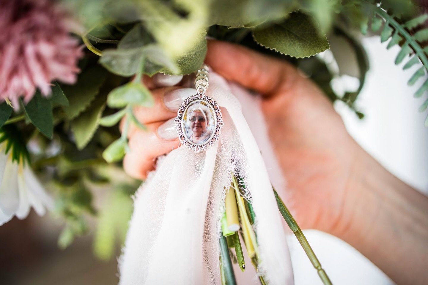 Something I get asked a lot&hellip;

&lsquo;Can I include a loved one in my bouquet?&rsquo; 🤍

The answer is always yes.

Whether it&rsquo;s a charm like this, something wrapped into the stems, or a quiet little detail only you know is there&hellip;