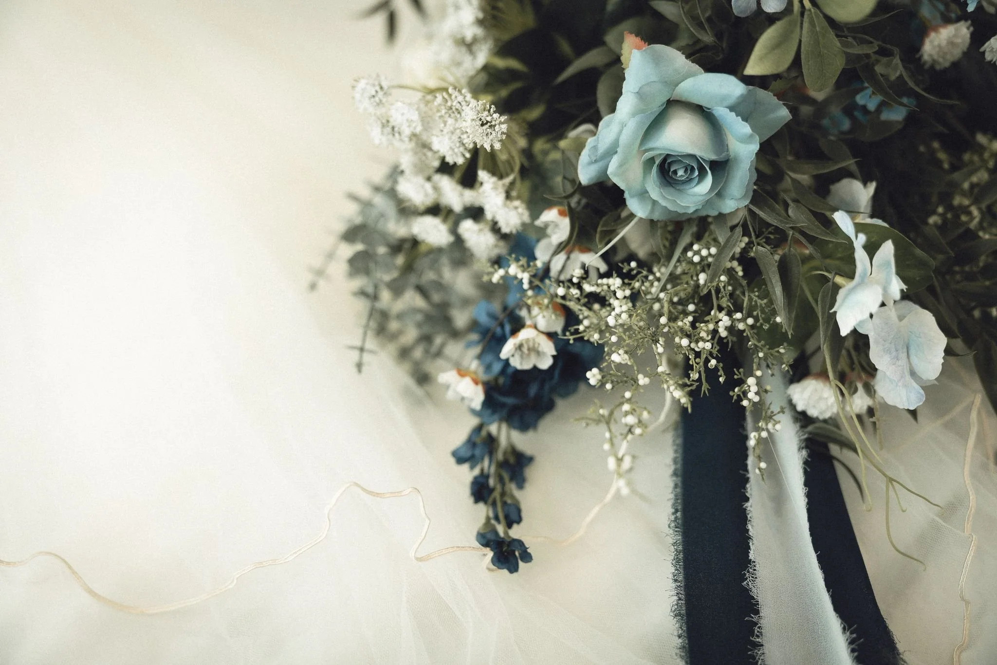Navy and white wedding bouquet