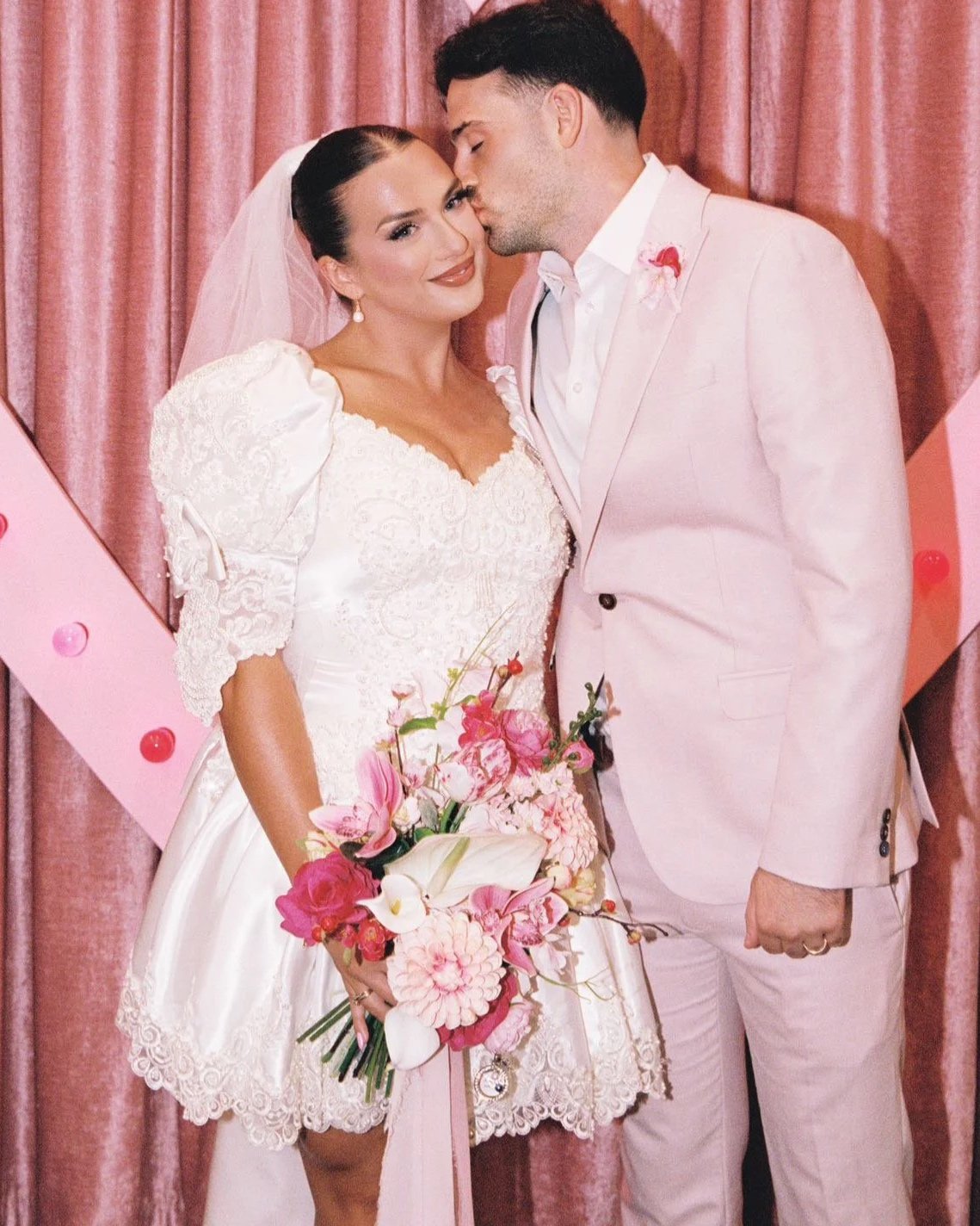 Yazzmin & Adam’s Non-Traditional Las Vegas Wedding Flowers