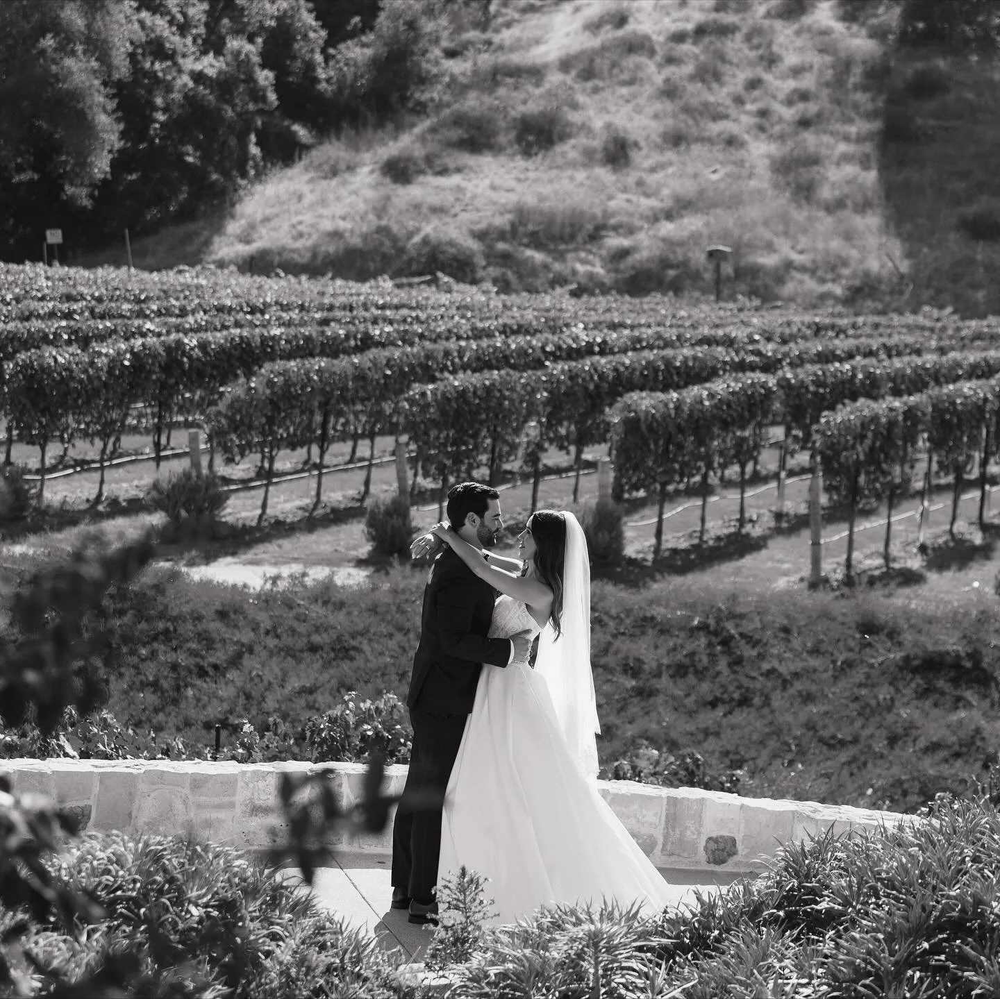 The details 😍

Creative Hosts: @bashboulevard @flower.snob
Planning and Design: @bashboulevard &nbsp;
Venue: @monserateweddings &nbsp; @monseratewinery&nbsp; &nbsp;
Lead Photographer: @brittaneetphoto &nbsp;
Content Creator: @aisleaccess
Hair and Ma