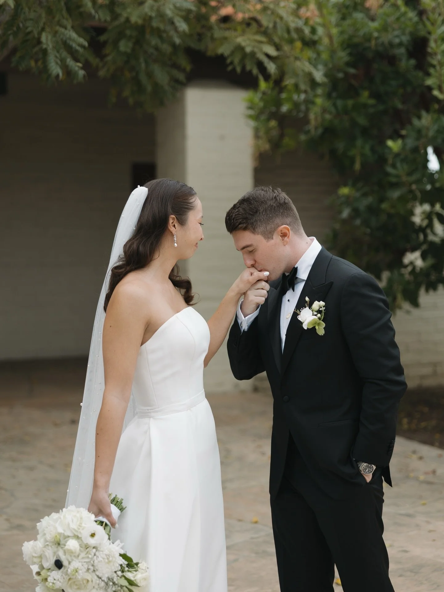 The way they look at each other >>>

Photo: @epiceventsstudios 
Planning + DJ + Photo Booth: @epiceventsco 
Venue: @thesecretgardenrsf 
Bar + Catering: @ecocaters 
Dessert: @stellajeansicecream 
Bride + Groom: @stuurge @picturesofadammorriso