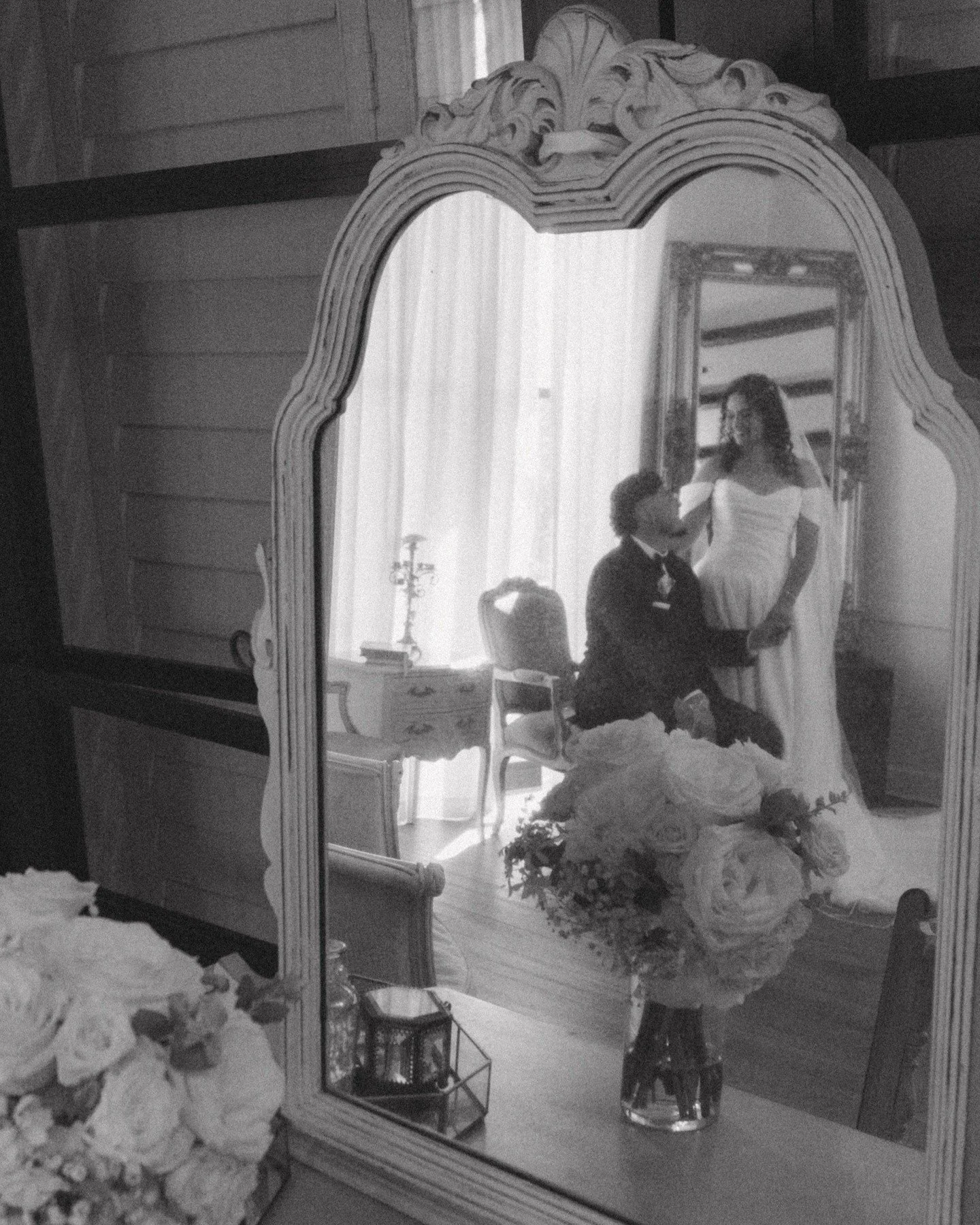 What can you expect from your sneak peeks!✨

A first look at your day before you&rsquo;ve even had time to come down from it all. The big moments, the quiet ones, and everything in between, captured and delivered while it&rsquo;s still fresh.

Photo: