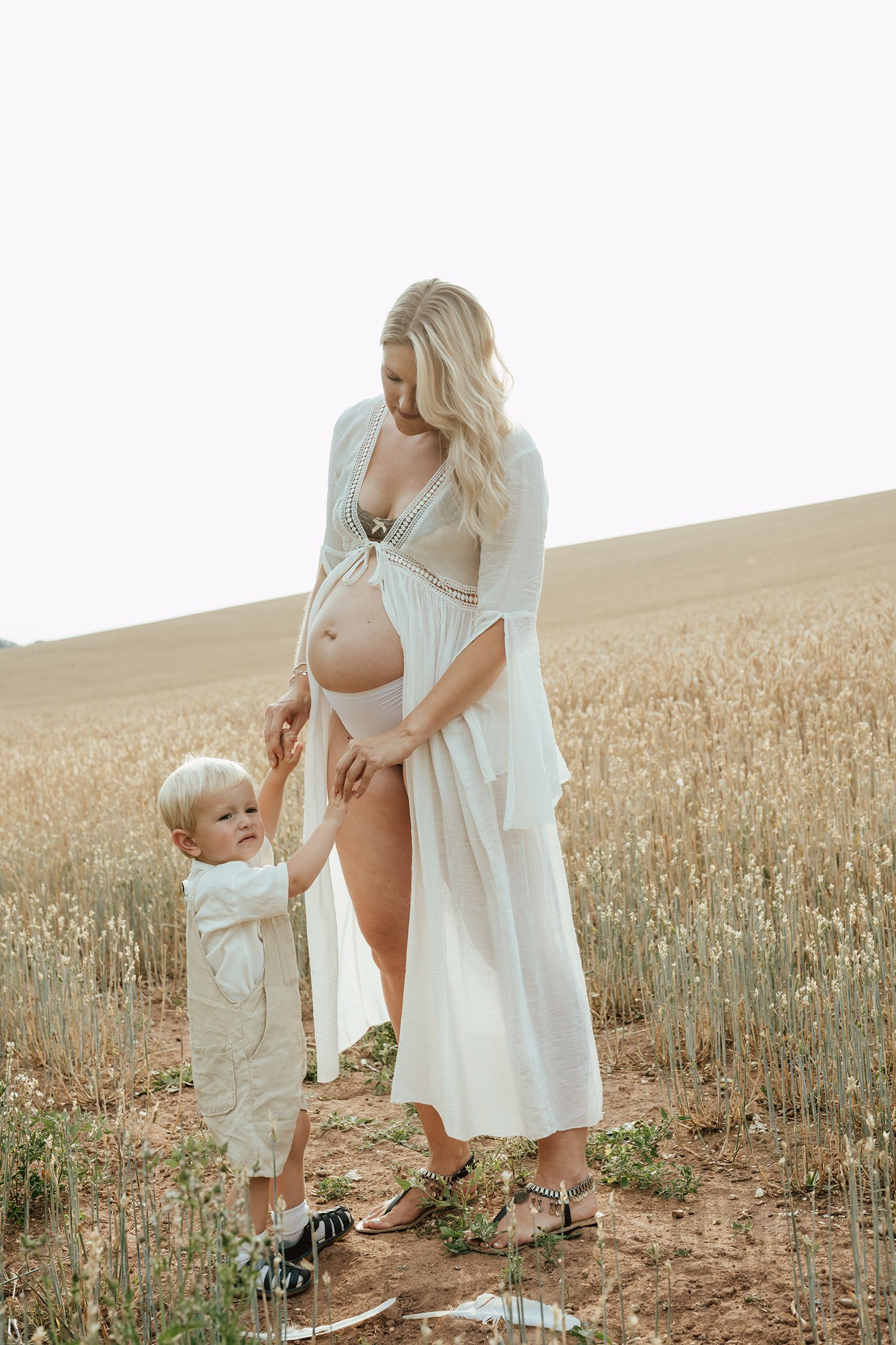 outdoor maternity photography herefordshire8.jpg