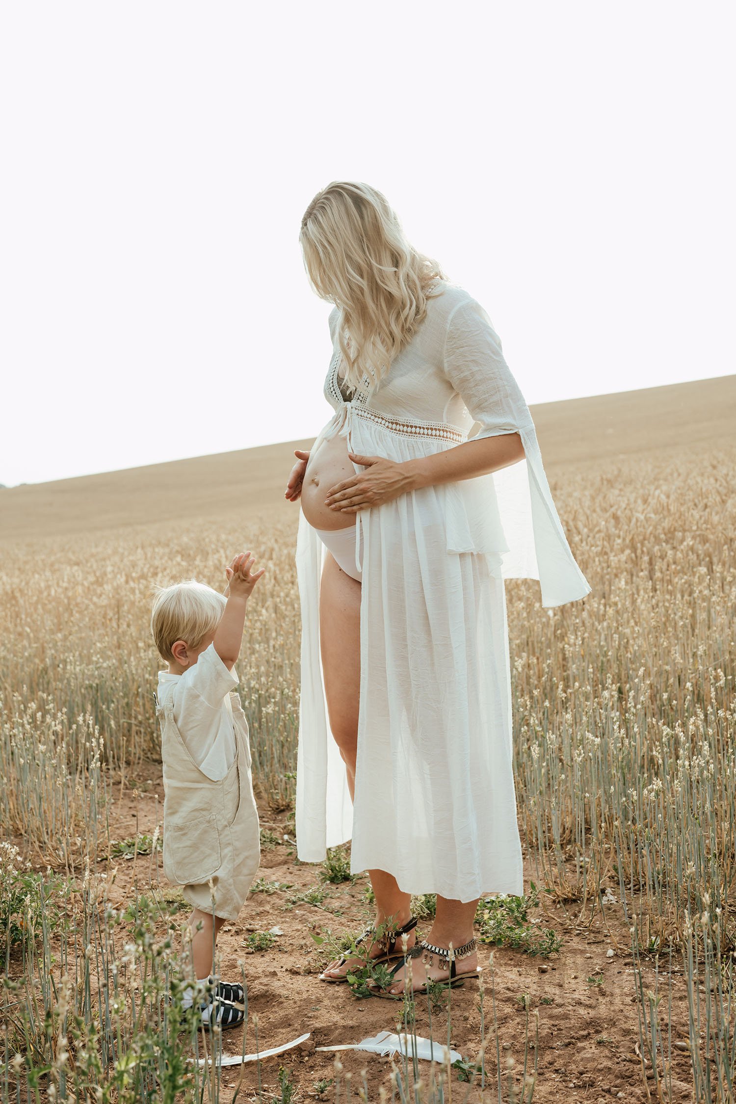 outdoor maternity photography herefordshire10.jpg