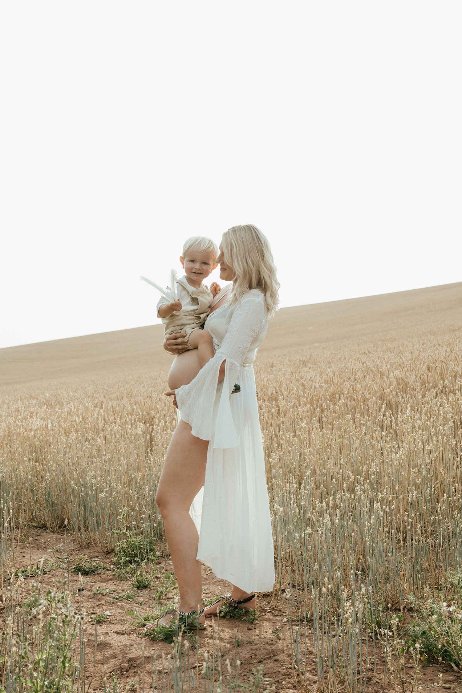 outdoor maternity photography herefordshire26.jpg