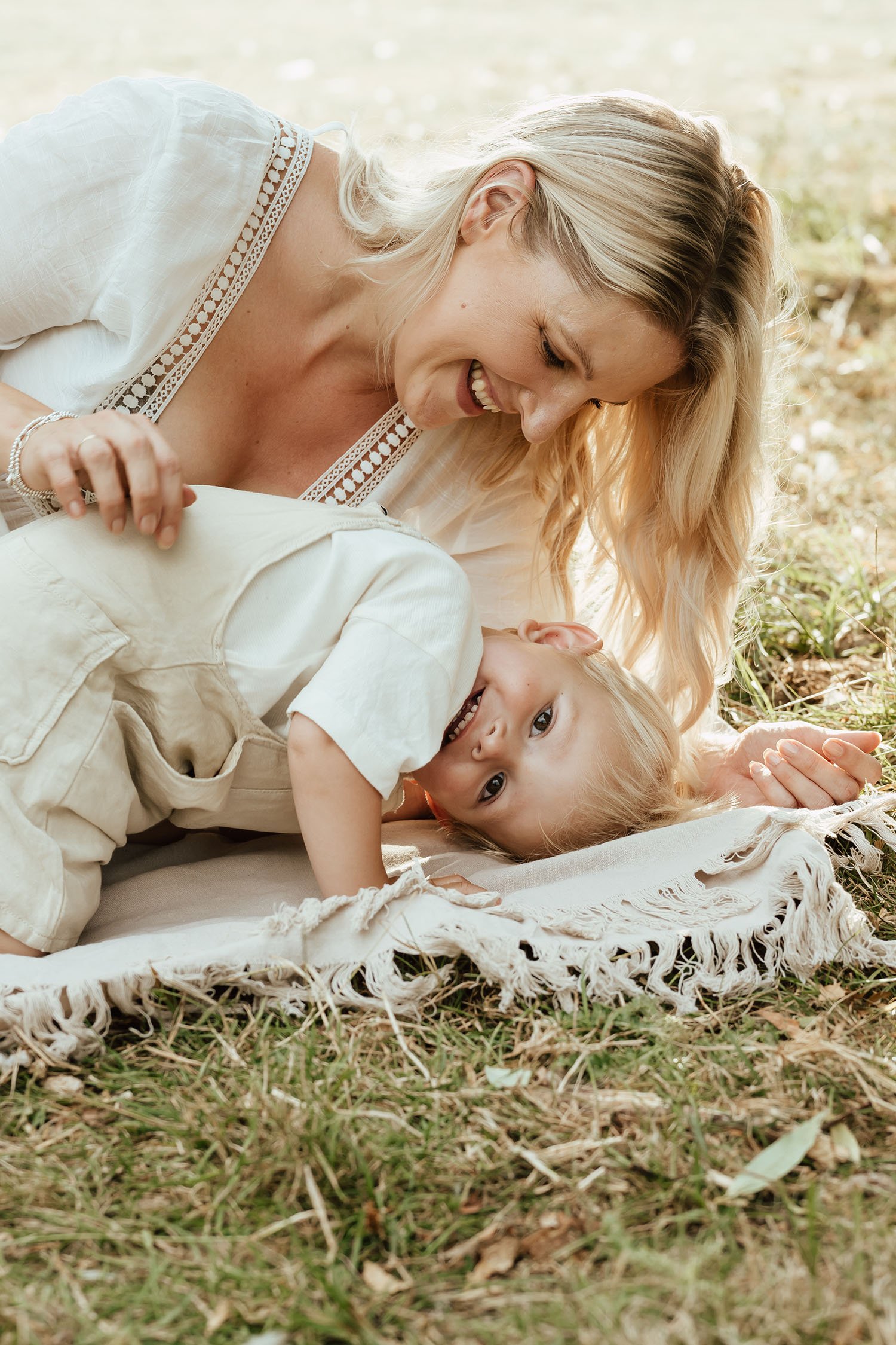 outdoor maternity photography herefordshire32.jpg