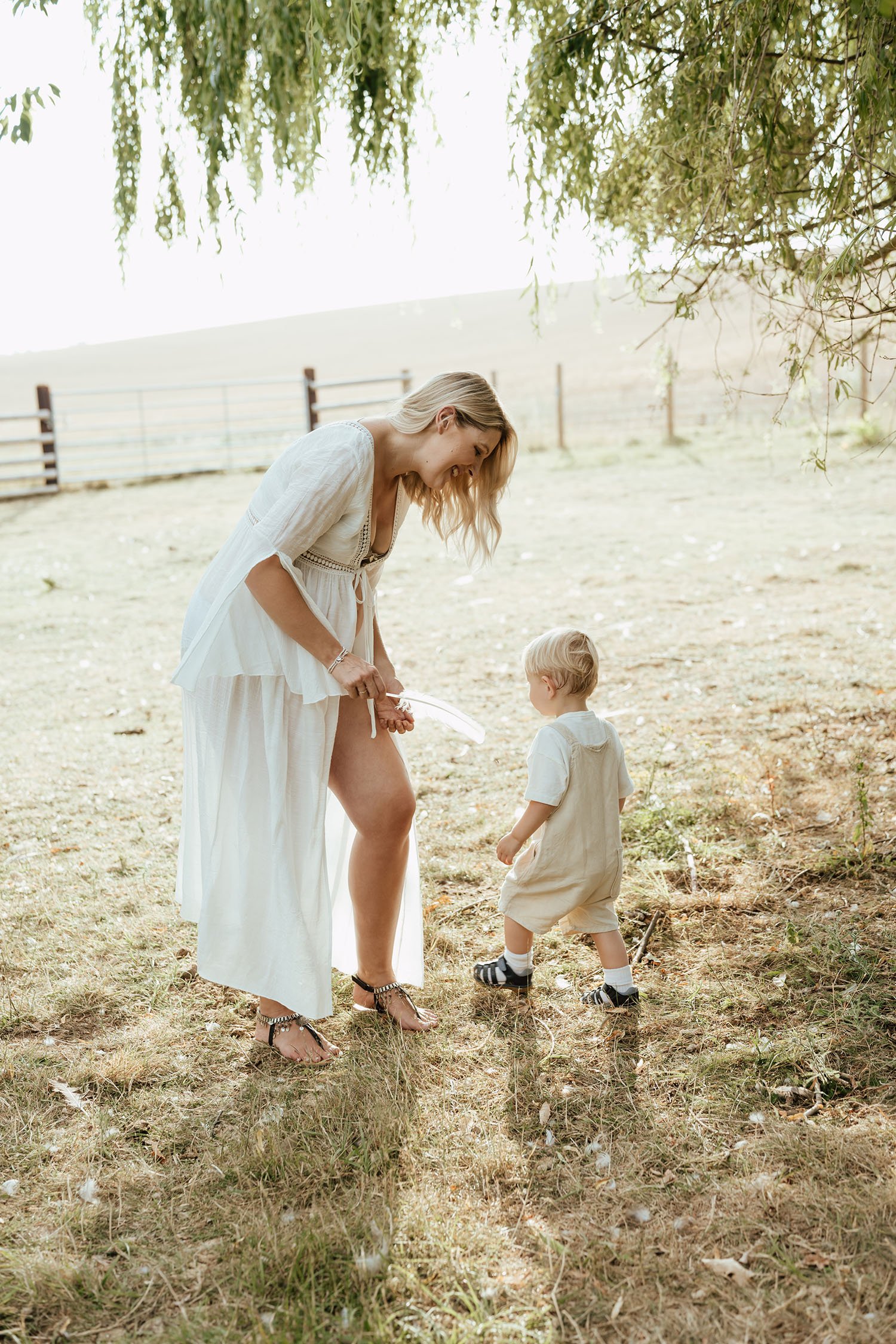 outdoor maternity photography herefordshire36.jpg