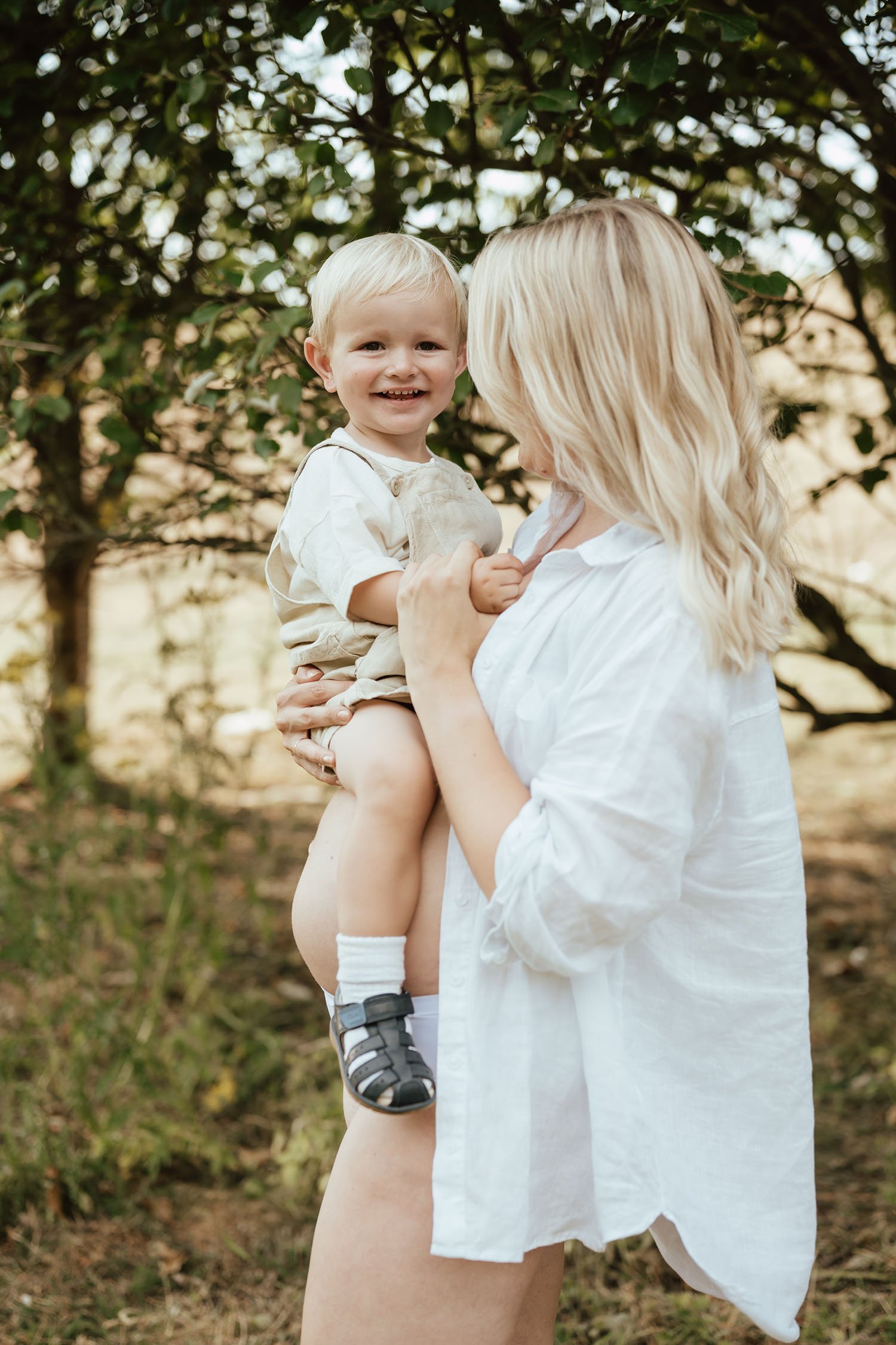 outdoor maternity photography herefordshire40.jpg