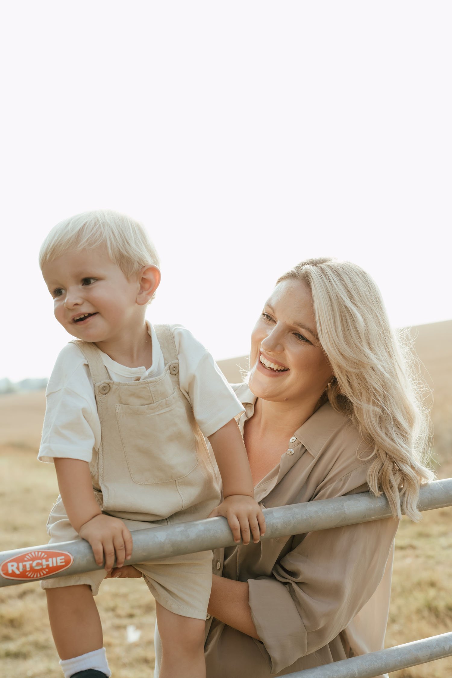 outdoor maternity photography herefordshire54.jpg