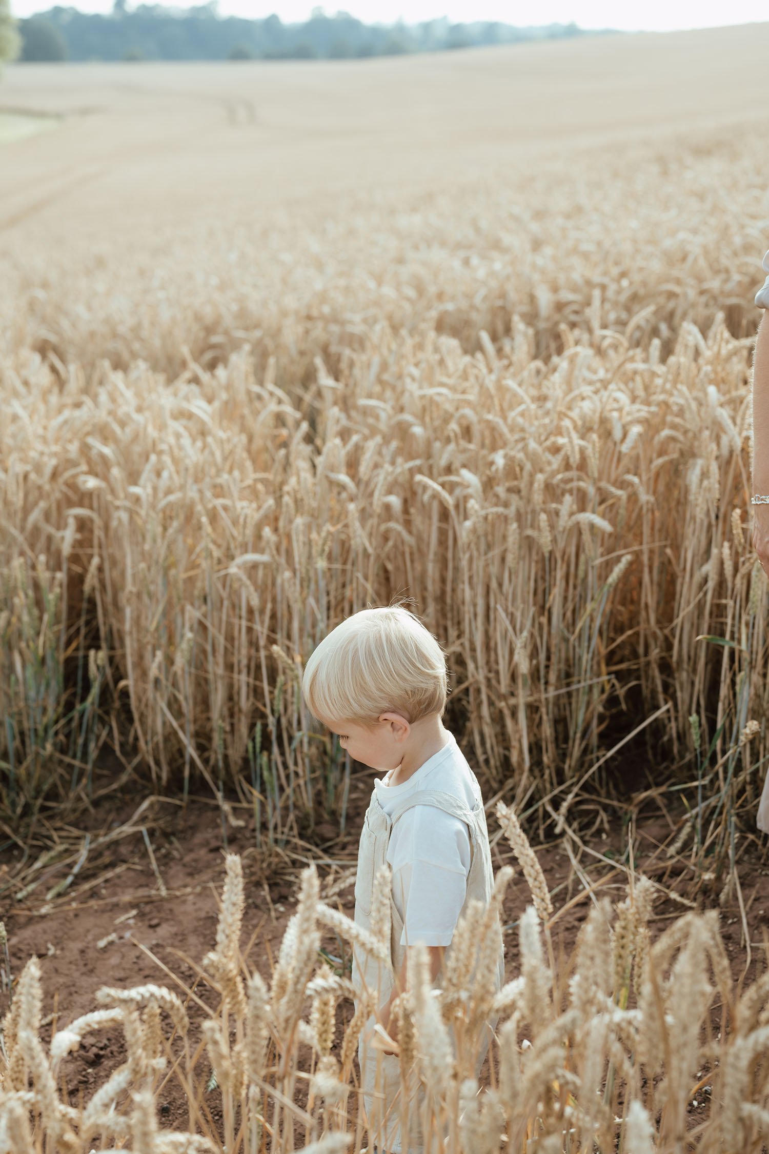 outdoor maternity photography herefordshire62.jpg