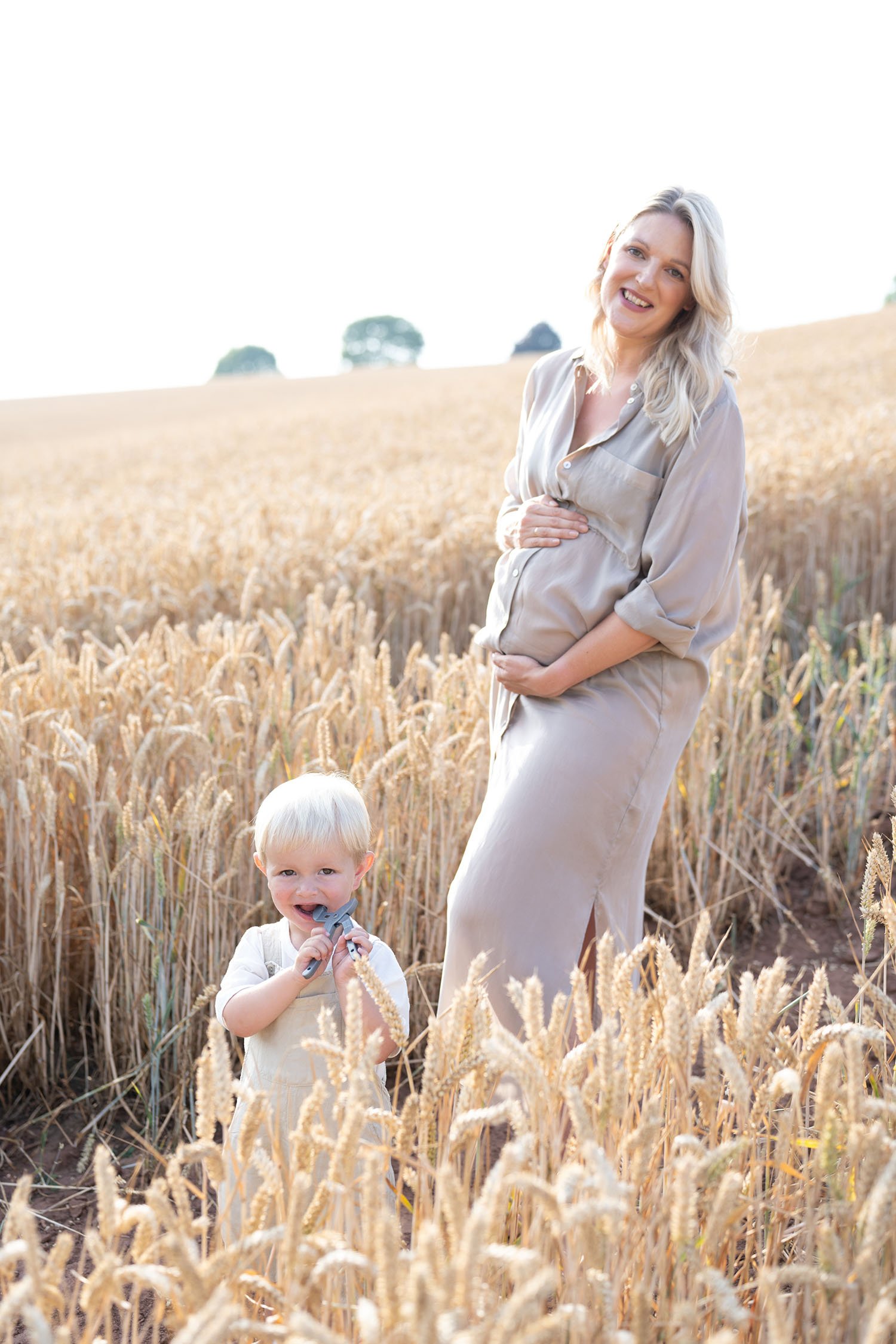 outdoor maternity photography herefordshire69.jpg