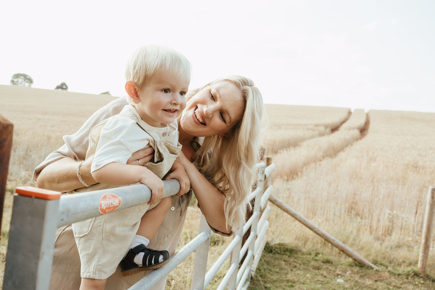 outdoor maternity photography herefordshire72.jpg