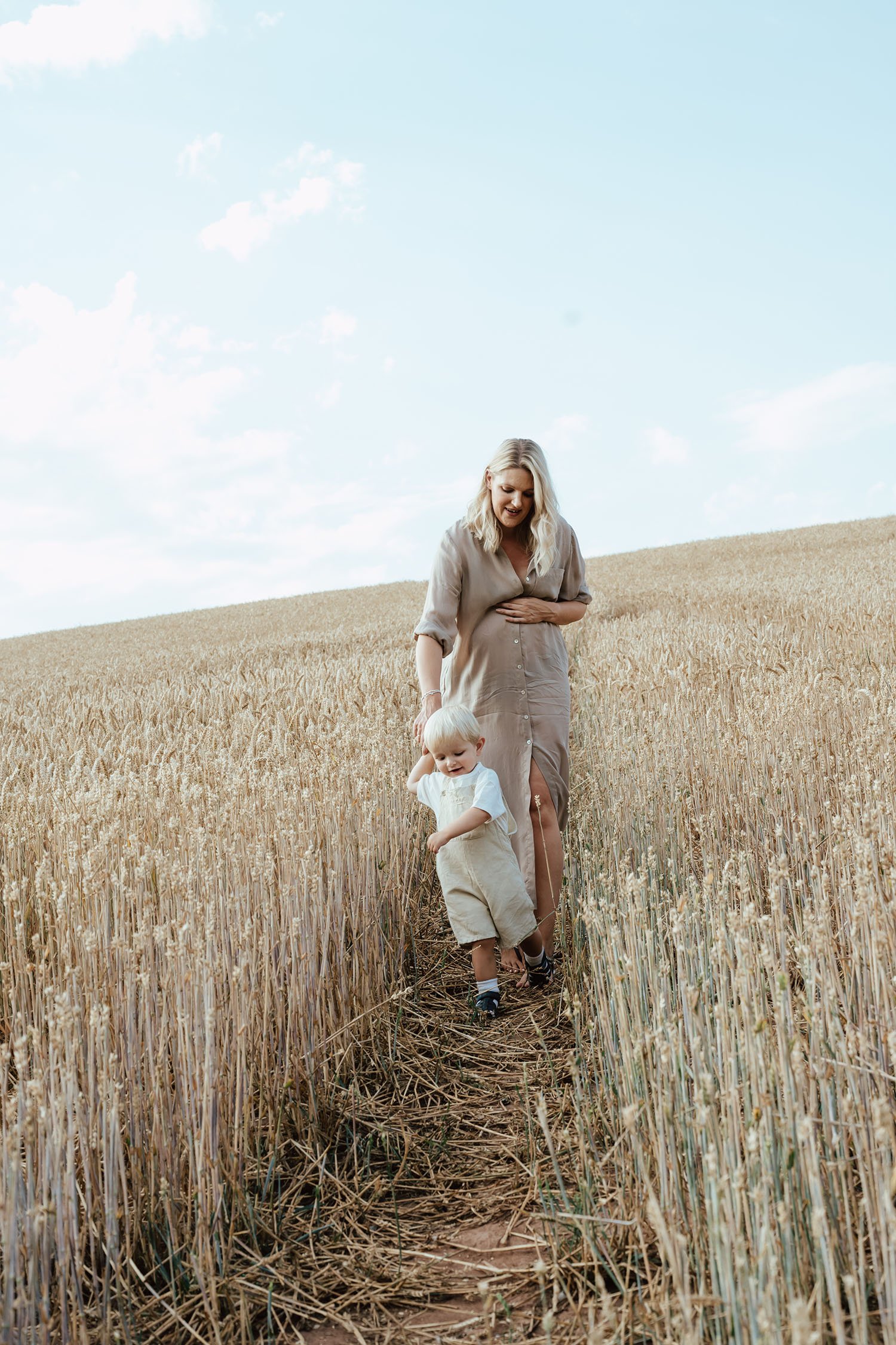 outdoor maternity photography herefordshire80.jpg