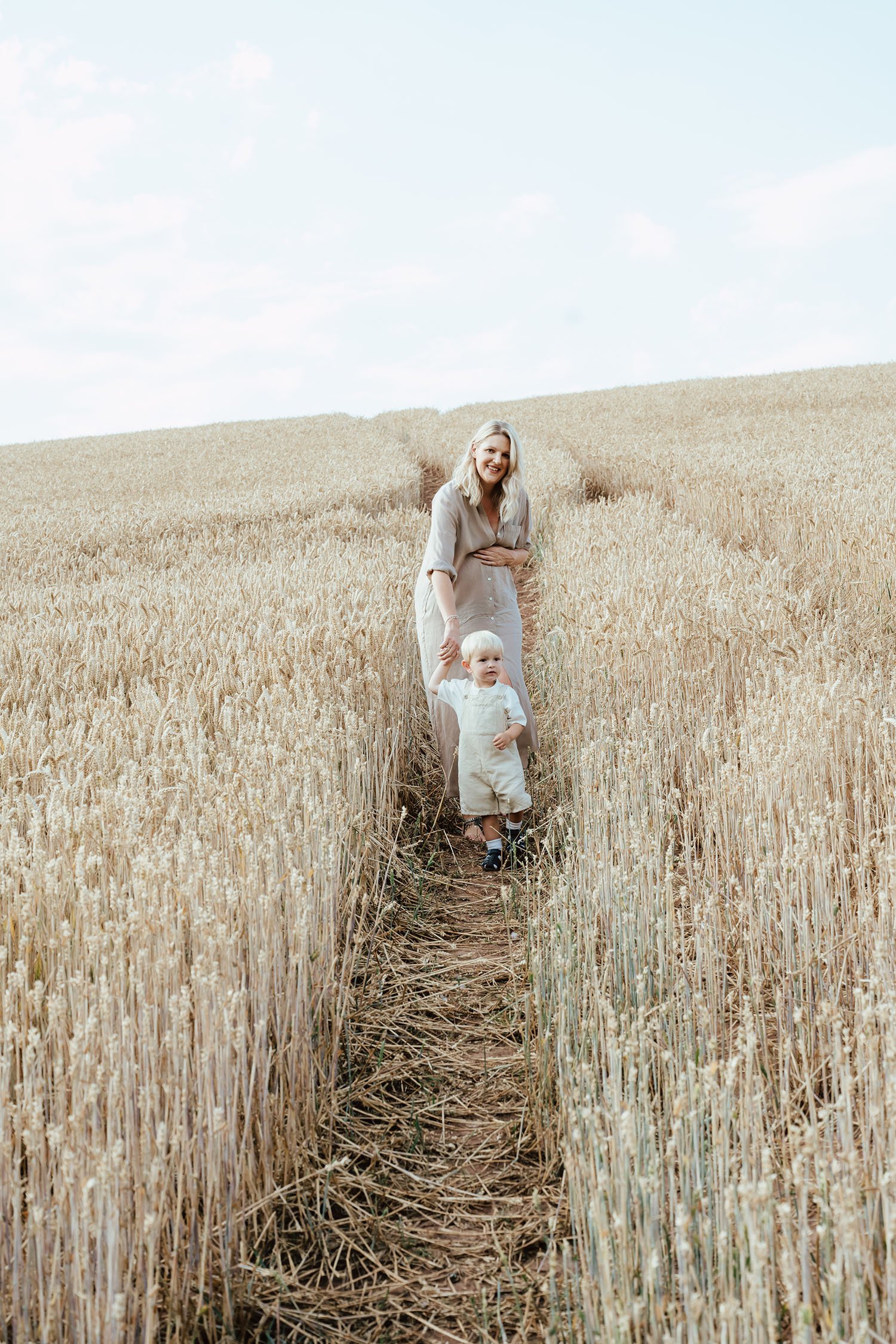 outdoor maternity photography herefordshire82.jpg