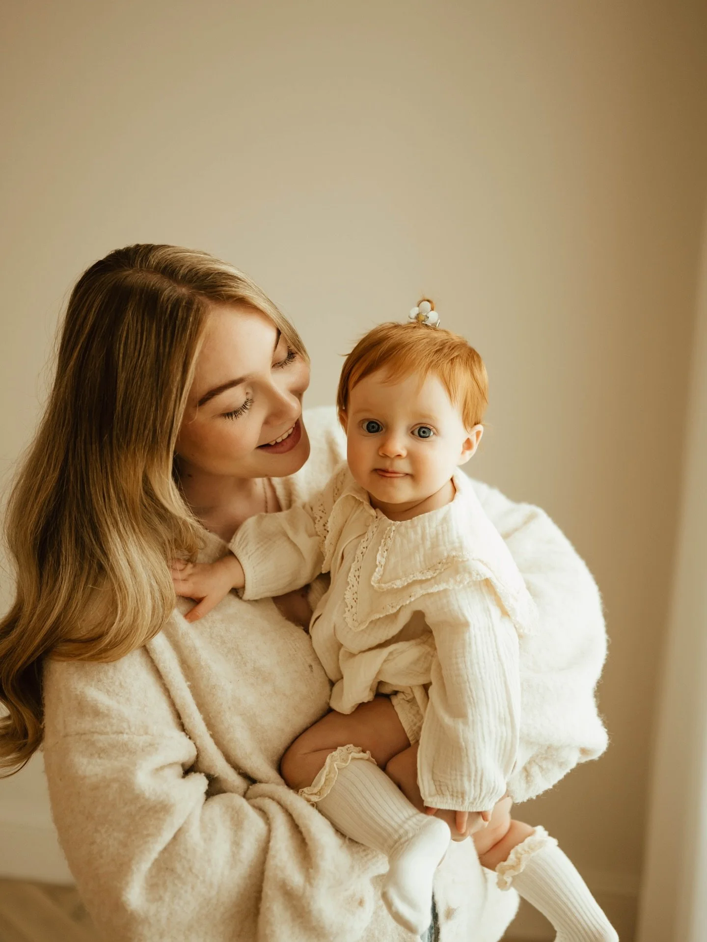 When each stage is just as beautiful as the last&hellip;. Photographs slow down time for that second and before you know it a whole year has gone by 🥹

I&rsquo;ve absolutely loved capturing these precious moments  for you @elicia_15 🫶

www.charlies
