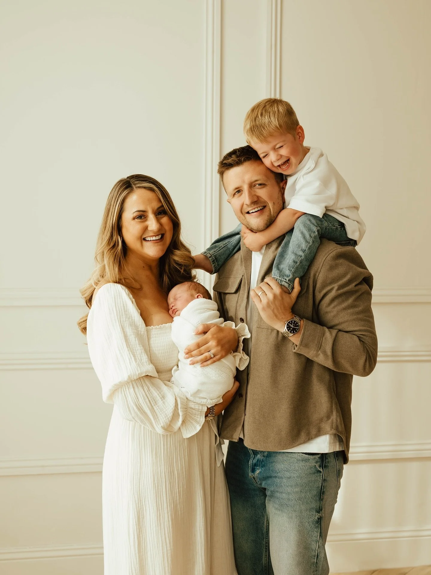 When 3 become 4 and the cutest big brother&hellip;.🫶

@mariacurtis7249 ❤️❤️❤️❤️

www.charliesummersportraits.com