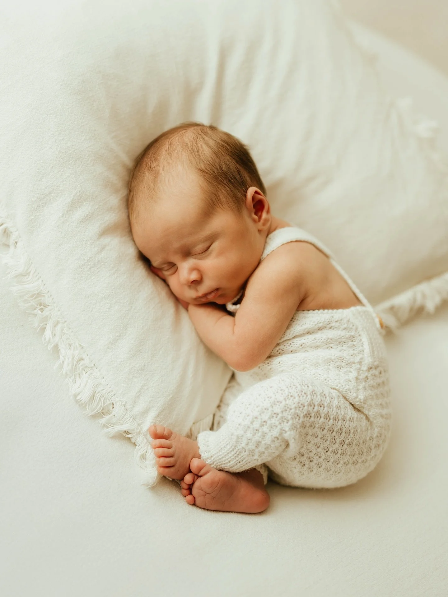 Just the cutest little squidge rocking the most amazing @hank_knitwear pieces, perfect for your upcoming newborn shoots in the studio 🫶

@kaylalalagarlando providing the cutest little model 🥰

www.charliesummersportraits.com
