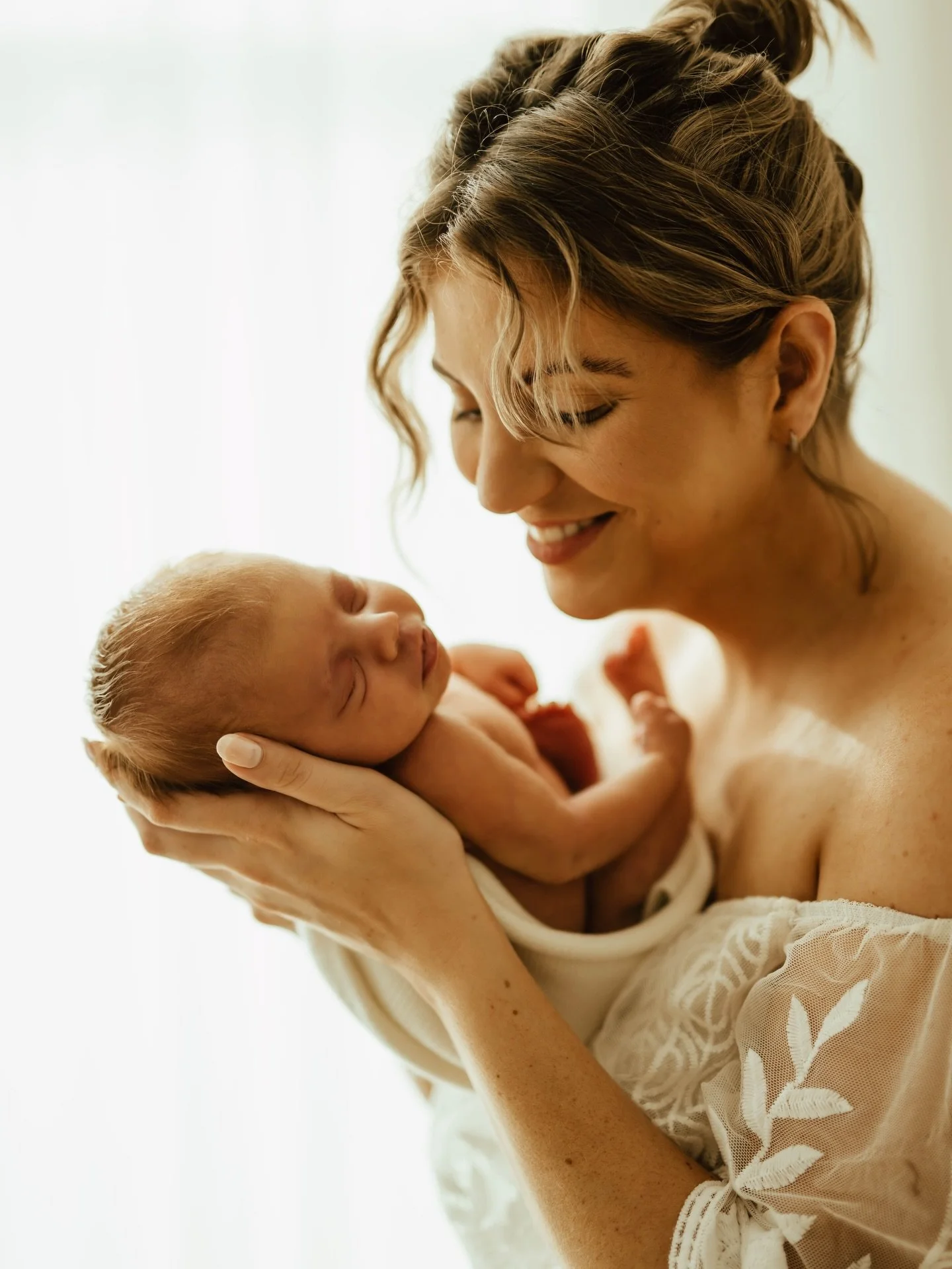 Families of 5&hellip;..fast becoming a new favourite 🥹🫶

So many lovely families in the studio the last few months and you&rsquo;re all so adorable @daisylouvaine 

www.charliesummersportraits.com