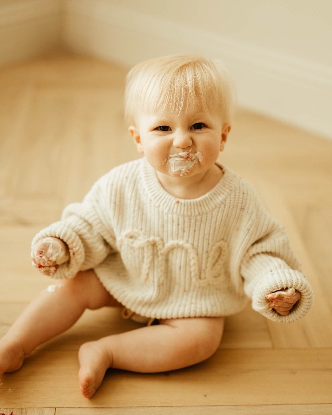 Those 1st Birthdays come round way way way too fast.....🥹🥹🥹
⠀⠀⠀⠀⠀⠀⠀⠀⠀
Who can believe the development that goes into those 12 months, the personality is strong and I absolutely adore these sessions. 
⠀⠀⠀⠀⠀⠀⠀⠀⠀
Lots of 1st Birthday enquiries coming