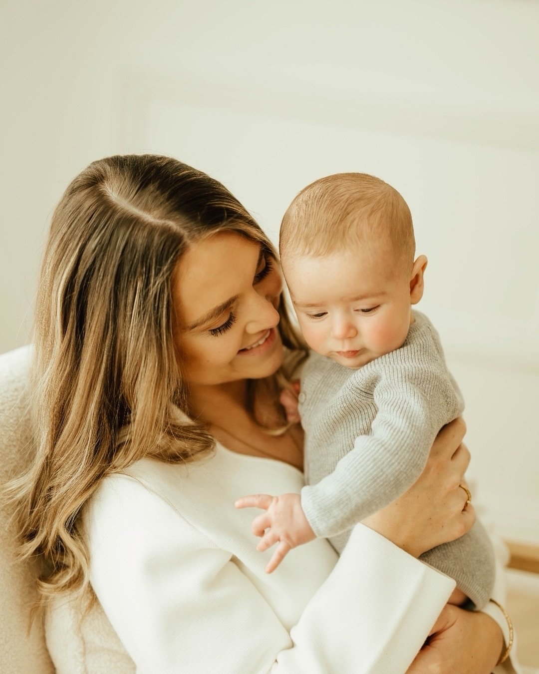 Feel like you missed that newborn phase....it&rsquo;s never too late.
⠀⠀⠀⠀⠀⠀⠀⠀⠀
They&rsquo;re never going to be as little as they are right now 🥹

@jessicacjones_x 🫶
⠀⠀⠀⠀⠀⠀⠀⠀⠀
#herefordshirebabyphotographer #gloucestershirebabyphotographer
#worcest
