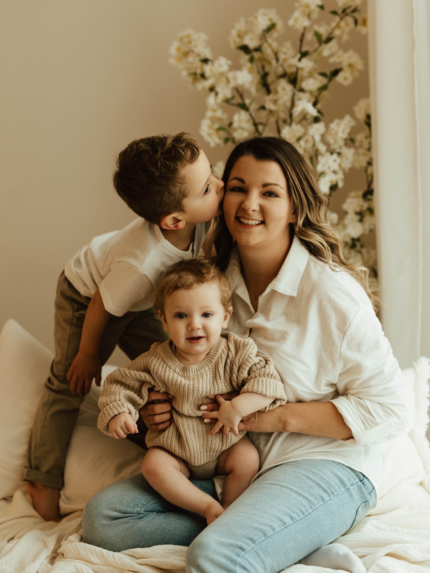 Happy Mother&rsquo;s Day to all the amazing Mums out there, you&rsquo;re all absolutely amazing!!!! 🫶🫶🫶

#familyphotography
#herefordshirefamilyphotographer 
#gloucestershirefamilyphotographer