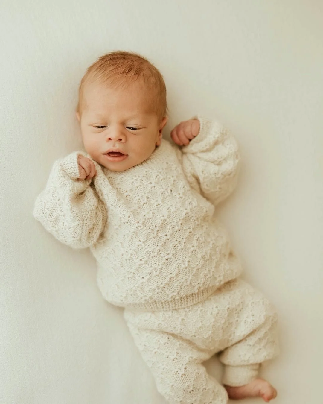 Seeing returning clients back with their next baby is beyond special..... @paige_ible 🫶🫶🫶
⠀⠀⠀⠀⠀⠀⠀⠀⠀

@hank_knitwear always with the goods ✨
⠀⠀⠀⠀⠀⠀⠀⠀⠀
⠀⠀⠀⠀⠀⠀⠀⠀⠀
#herefordshirenewbornphotographer #gloucestershirennewbornphotographer #chepstownewborn