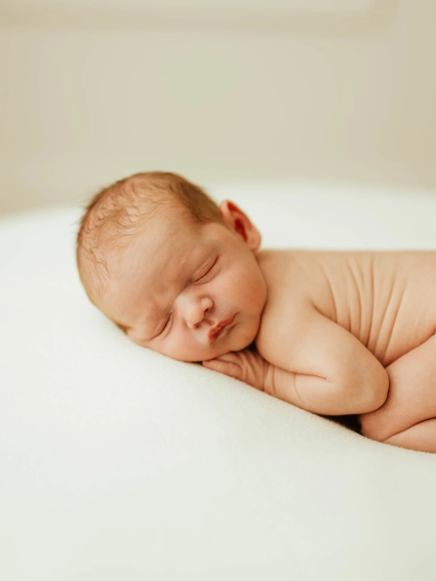 Newborn shoots will always be a family affair&hellip;.🥹❤️

@skyexdaw 

#gloucestershirenewbornphotographer 
#herefordshirenewbornphotographer 
#southwalesnewbornphotographer