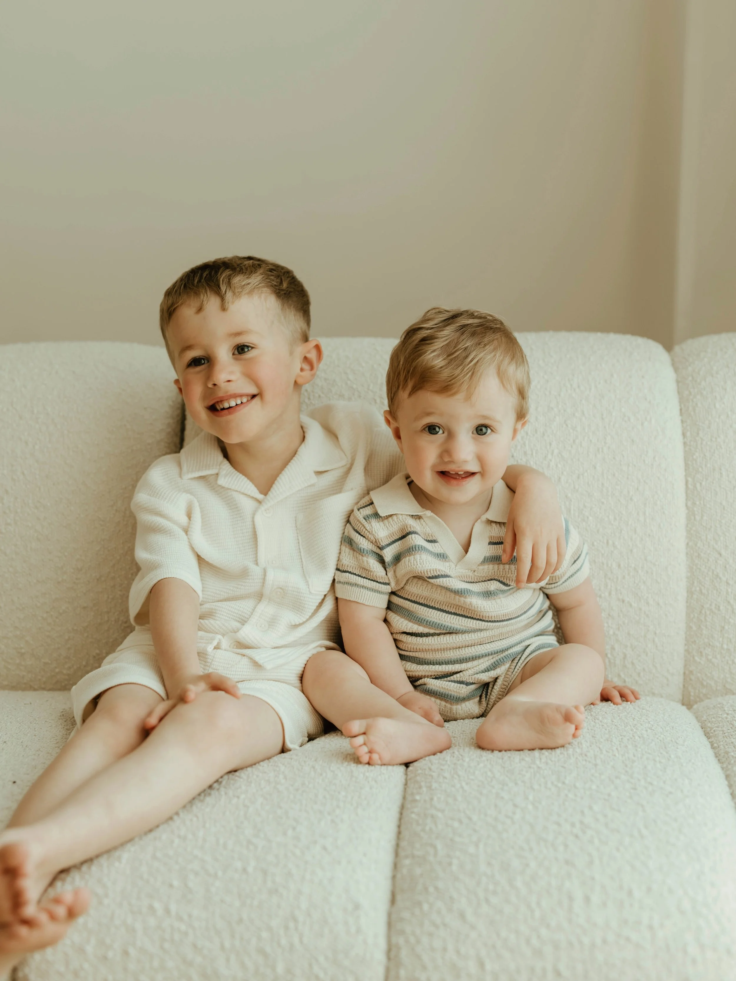 Seeing your gorgeous babies back for their next milestone makes me beyond happy&hellip;.🥰🥰🥰

@miriamevansx you have the most beautiful family!!

#firstbirthdayphotoshoot 
#firstbirthdayphotographer
#herefordshirefamilyphotographer