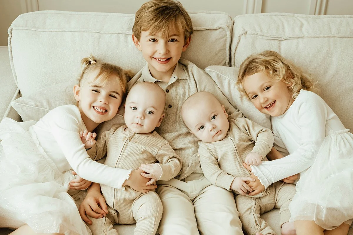5 children extend family portraits