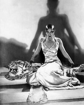 Josephine Baker on Tiger Rug 1925.jpg