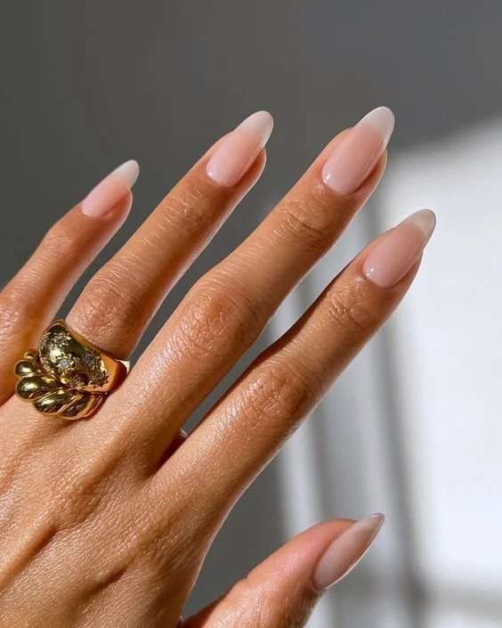 LIP GLOSS NAILS
