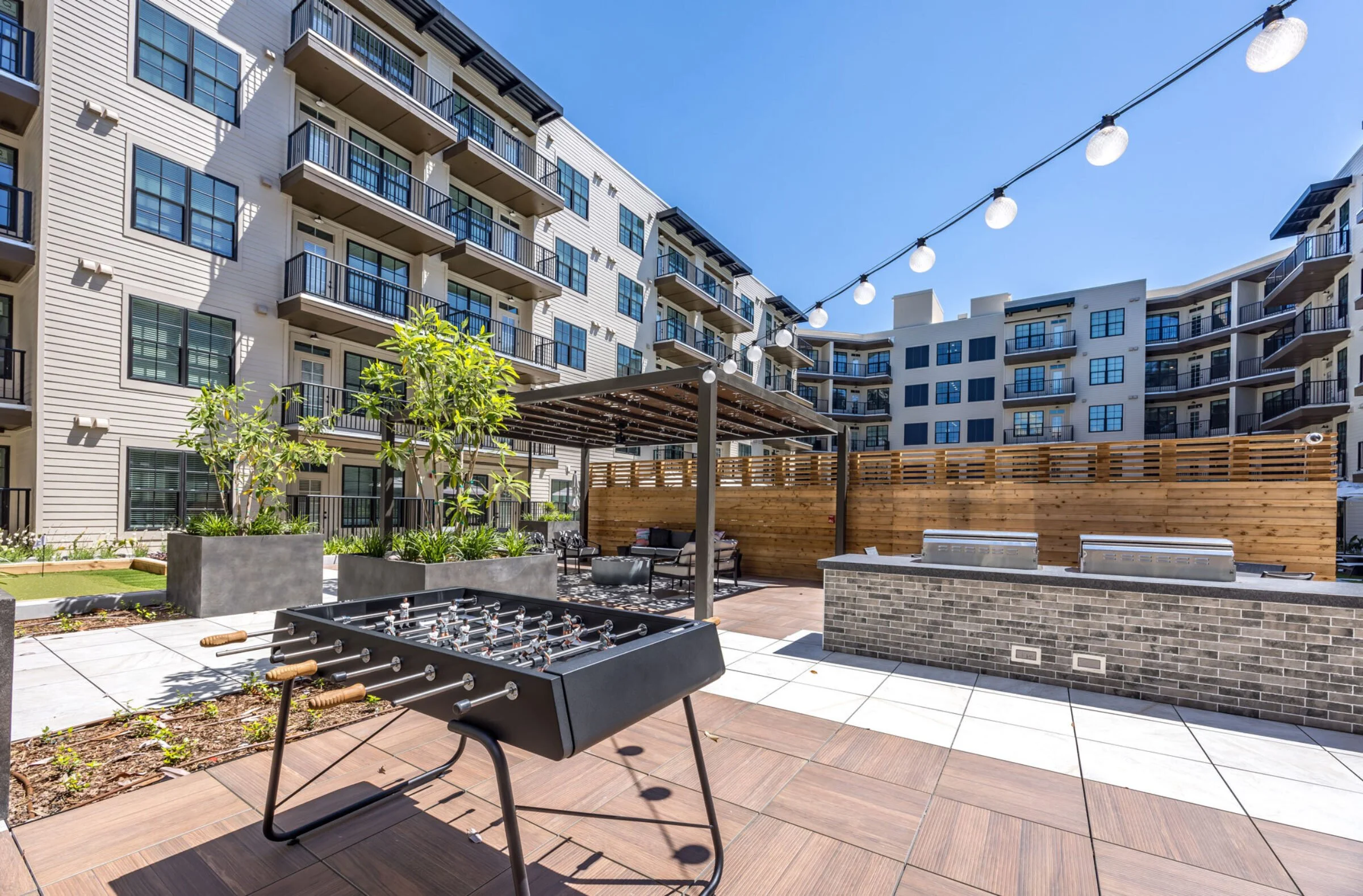 currents-courtyard-table.jpg