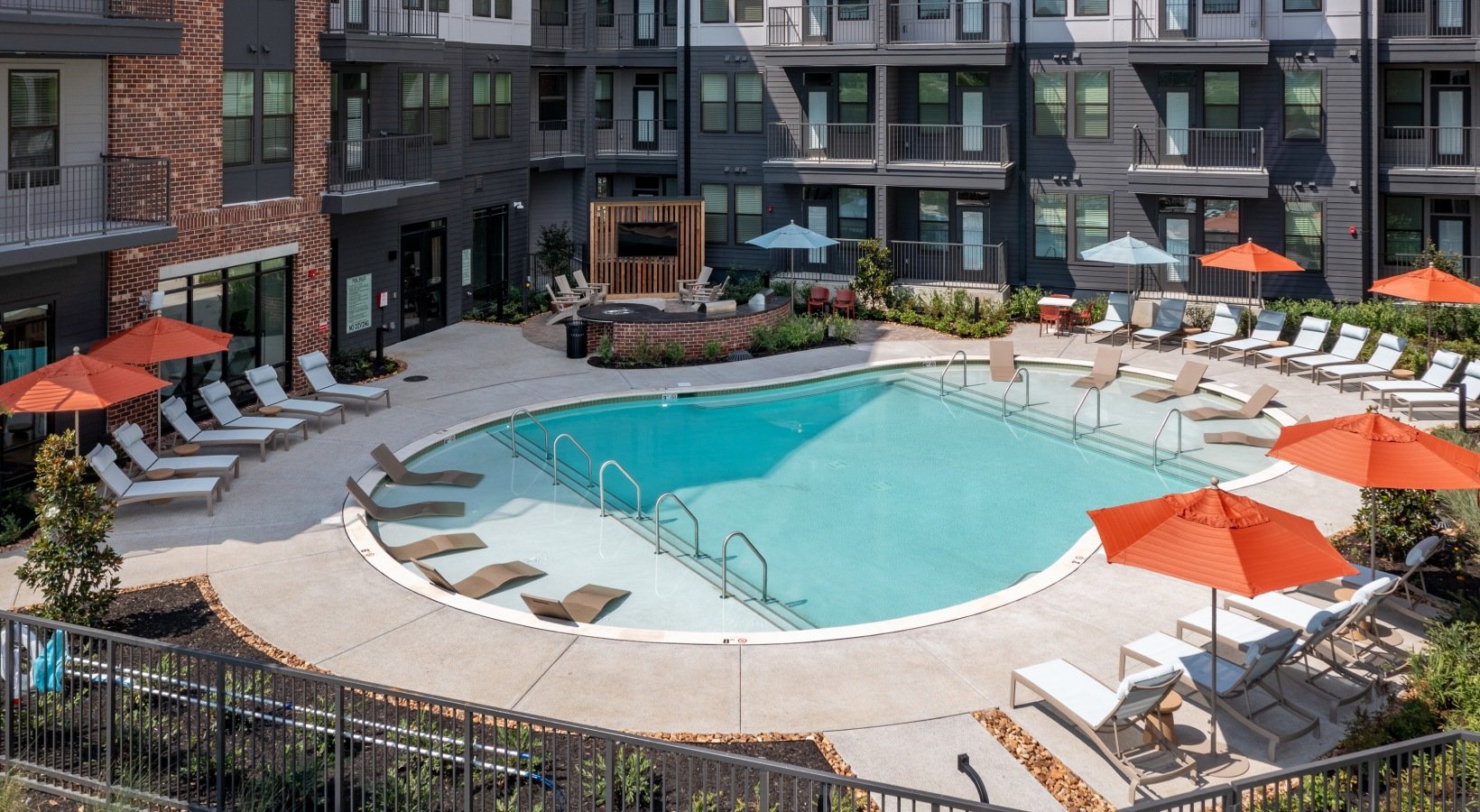 Alta-Lofts-on-the-Levee_2025_Exteriors-17-0811b2b155bf21f5711a39a0cd8b24a3.jpg