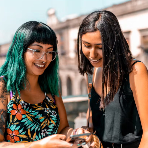 Here’s Why “Just Because” Texts Are A Legitimate Wellness Hack