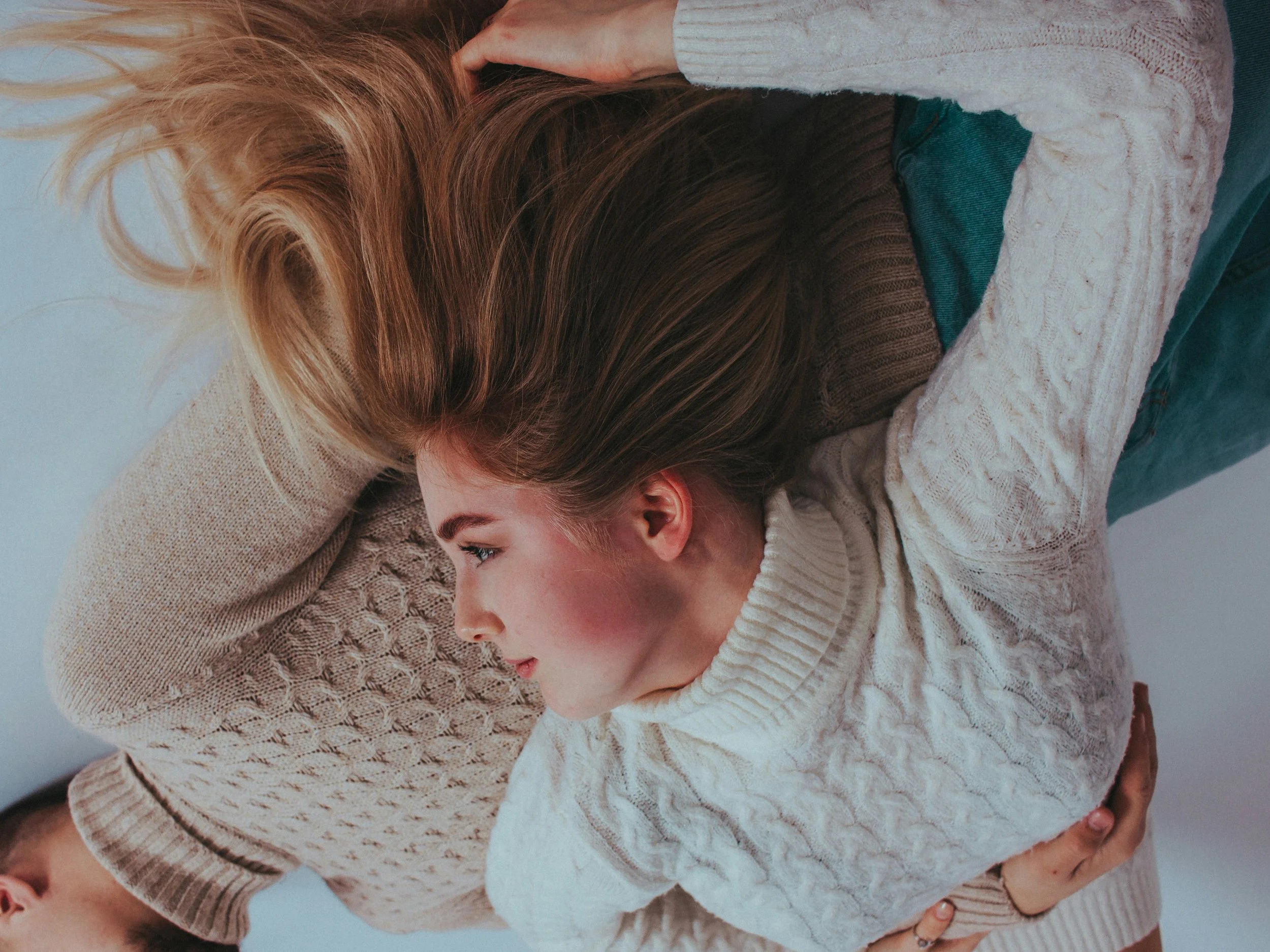 Anxious Attachment in Relationships: Signs, Triggers, and How to Feel More Secure