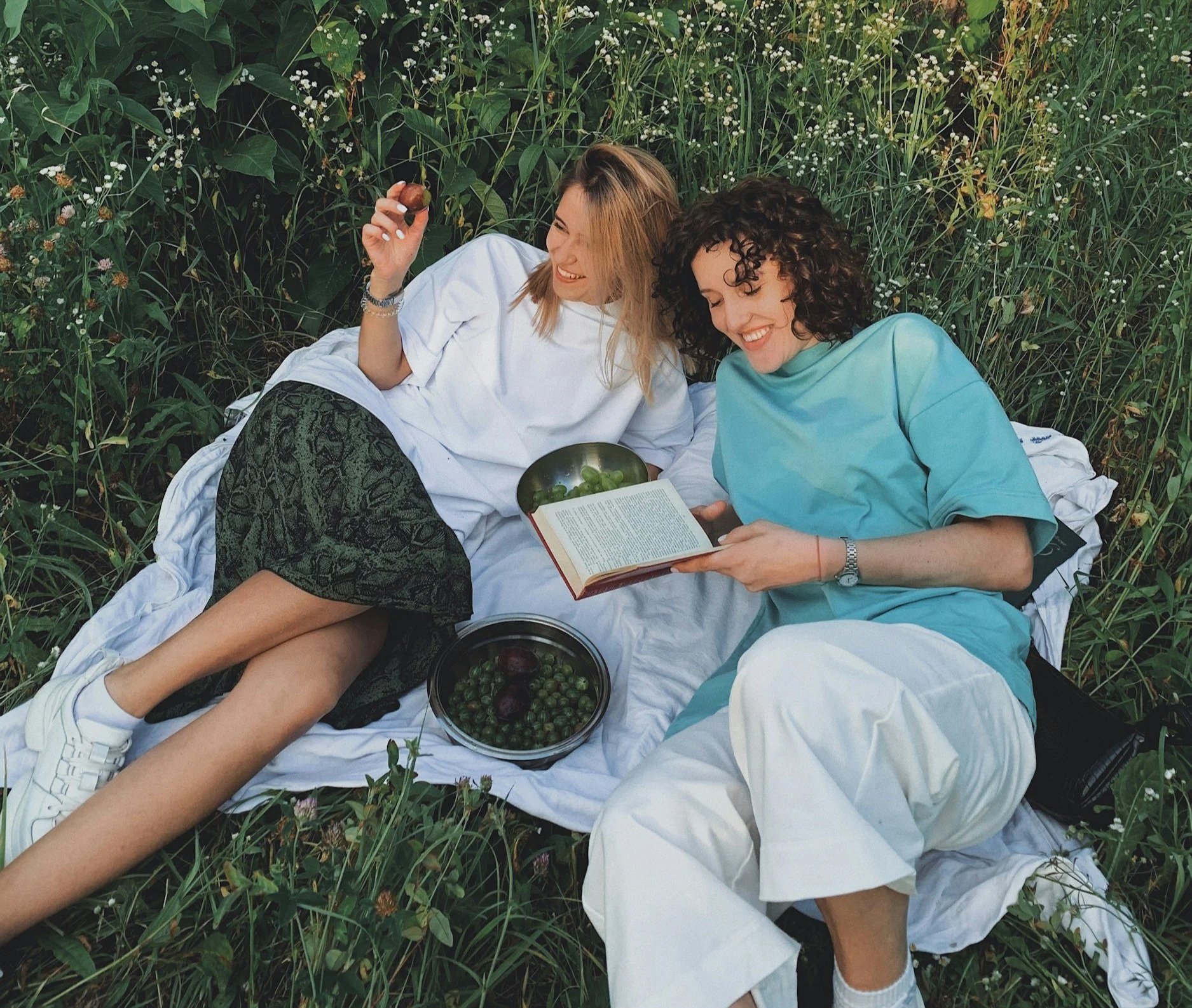 The Hidden Anxiety of Being the "Strong Friend"