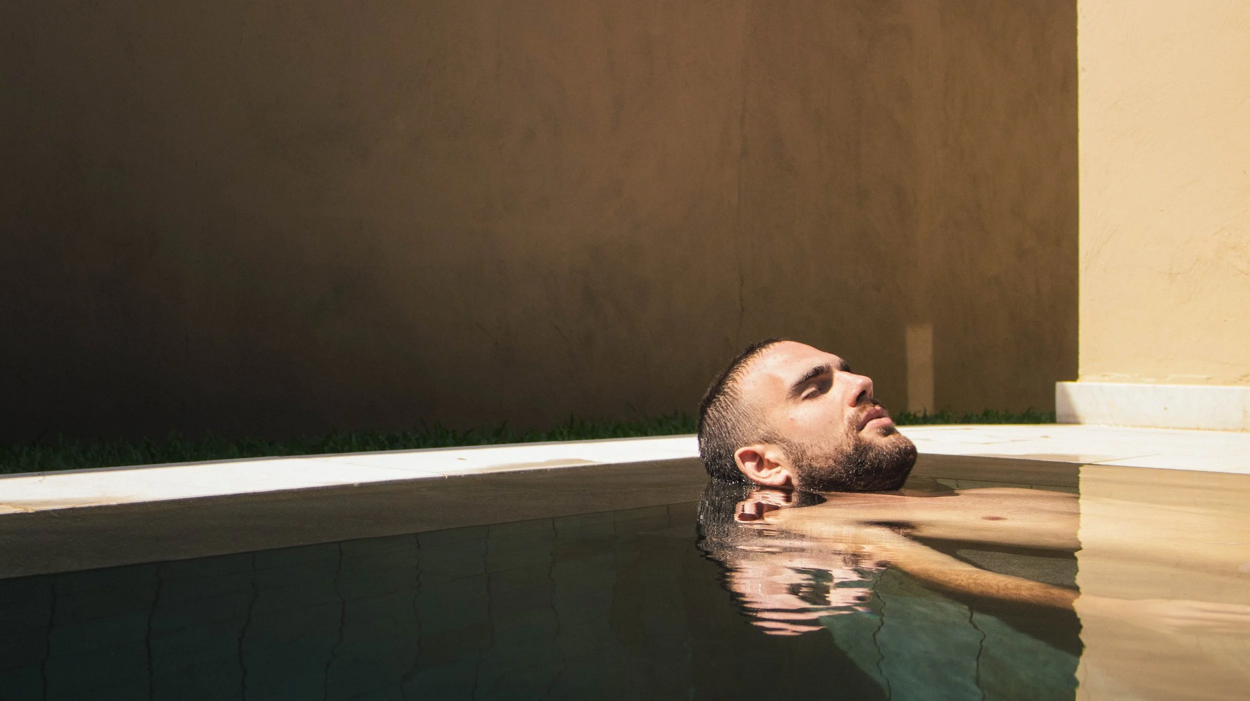 The Versatile Benefits of Hydrotherapy: How Aquatic Therapy Can Improve Your Physical and Mental Well-being in Vancouver