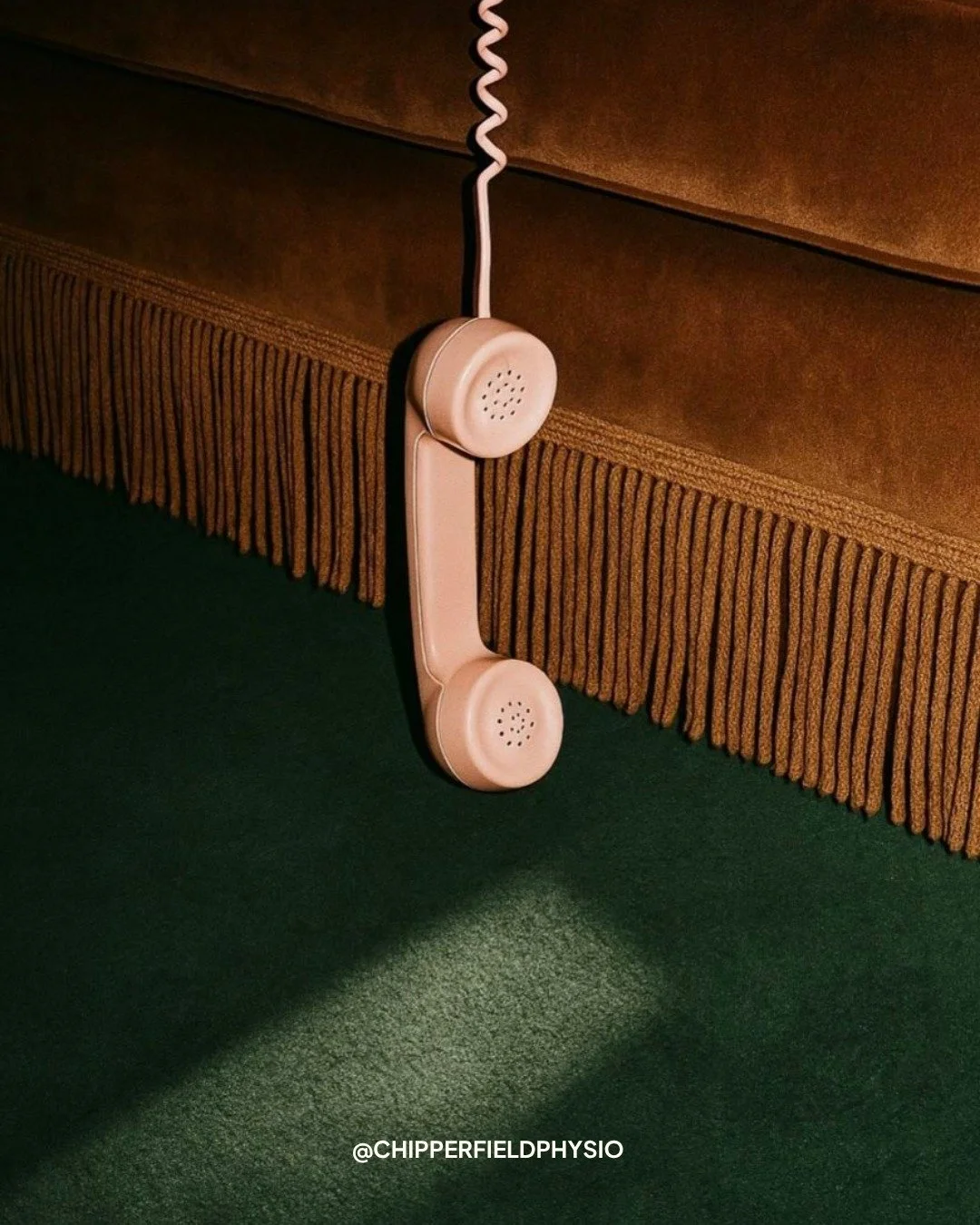 You call the shots, we bring the rehab! No need to hit the road when recovery can come to your living room. This phone might be retro, but our mobile physio service is cutting-edge convenience ⚡

#MobilePhysio #RehabDelivered #ConvenienceIsKey #YourC