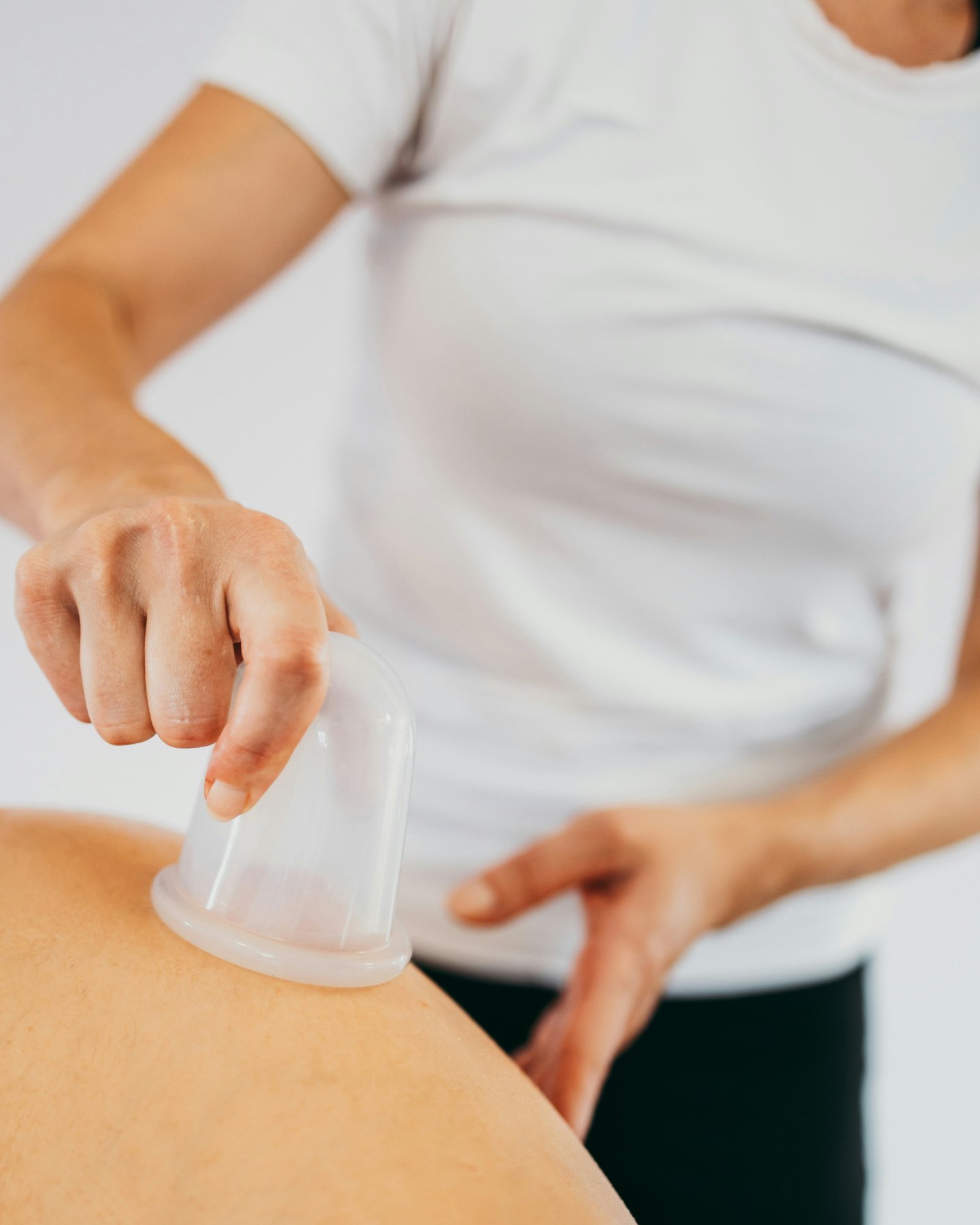 Ever wondered about the history behind cupping therapy? 🤔 While it's gaining popularity today, this incredible practice has a rich, ancient lineage!

Let's go way back! The Ebers Papyrus, dating to 1550 B.C., reveals that ancient Egyptians used cupp