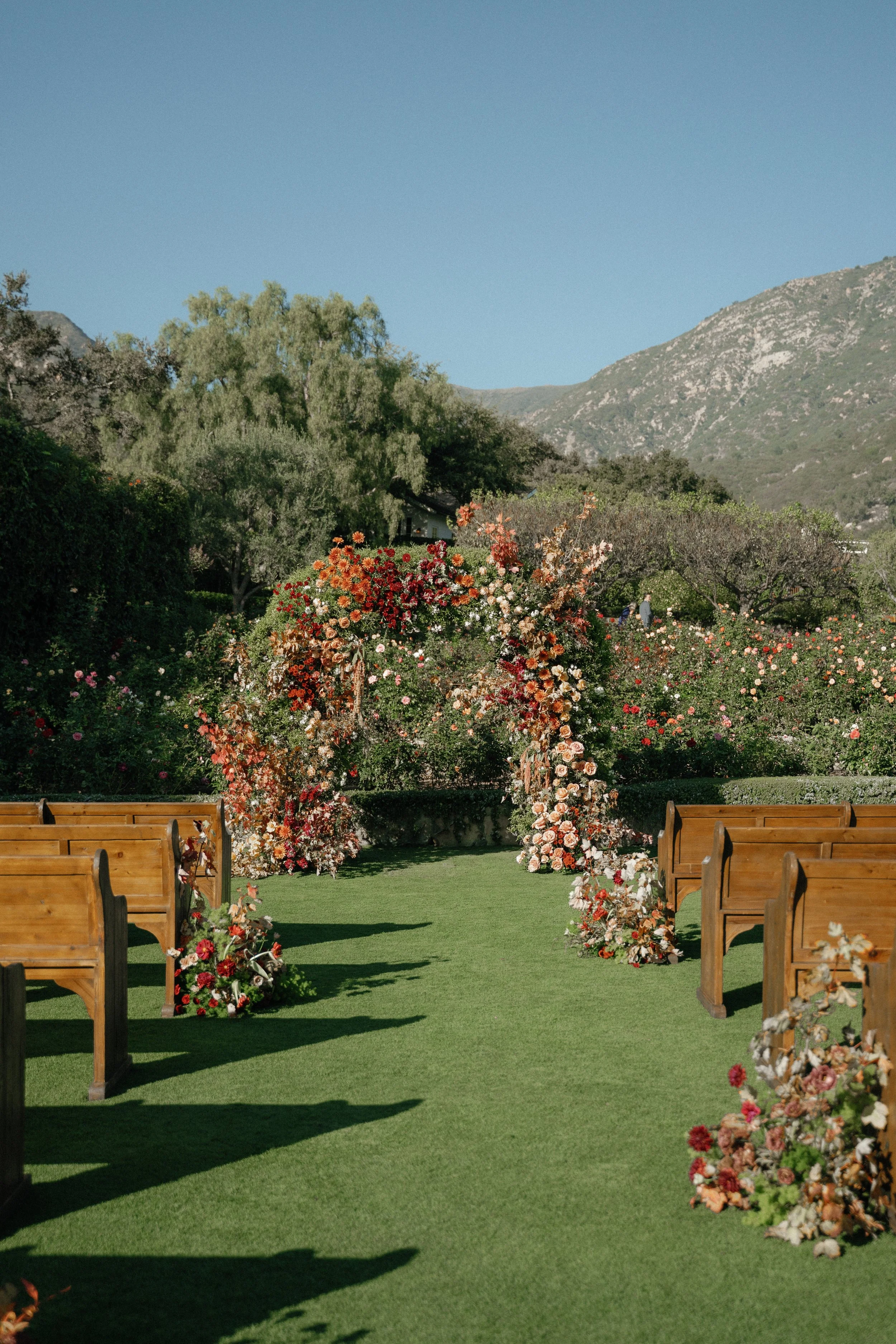 san-ysidro-ranch-wedding-florals-honeybloom-florals.jpg