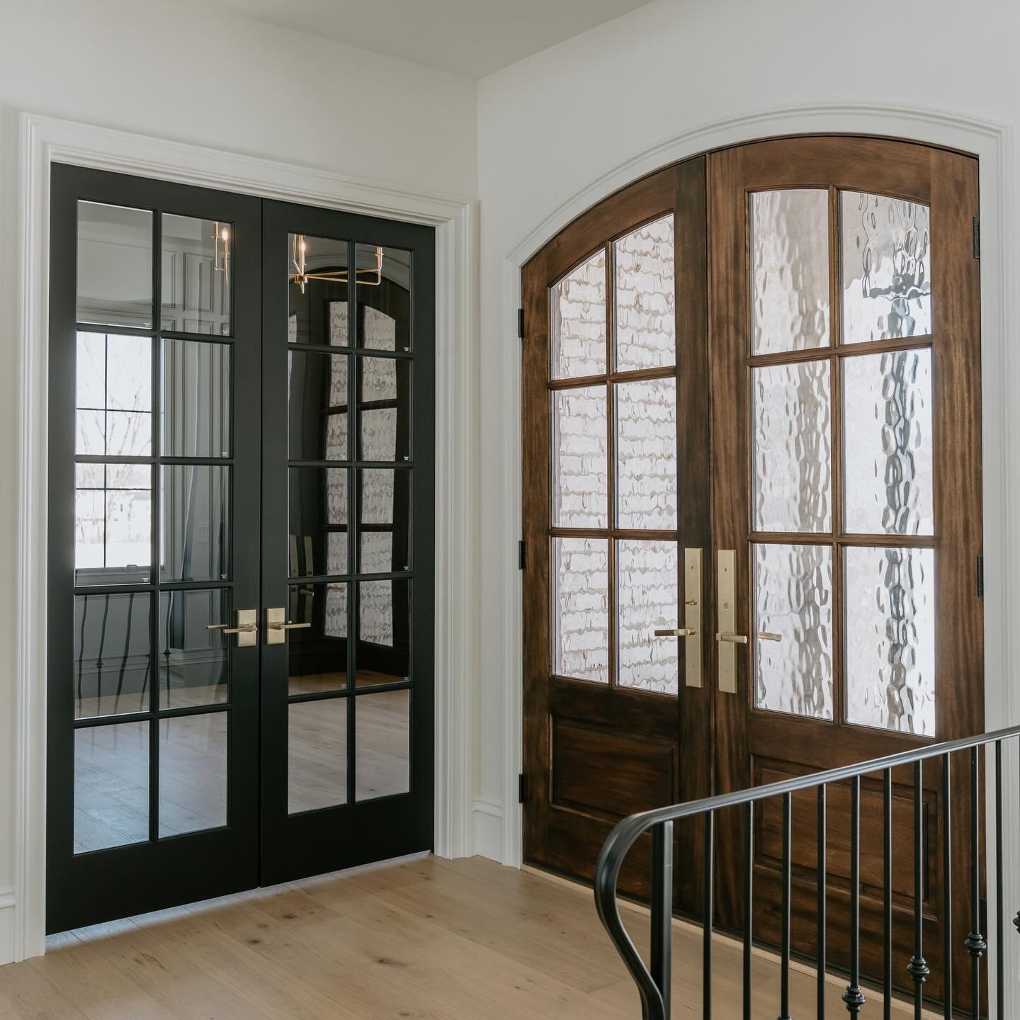 Calling all showstoppers 😍✨

This home was an honor to complete for this wonderful couple. Browse through this gallery and you&rsquo;ll find yourself going from one gorgeous room to the next. 🔥 

Which area is your favorite?🤩 

#customhome #custom