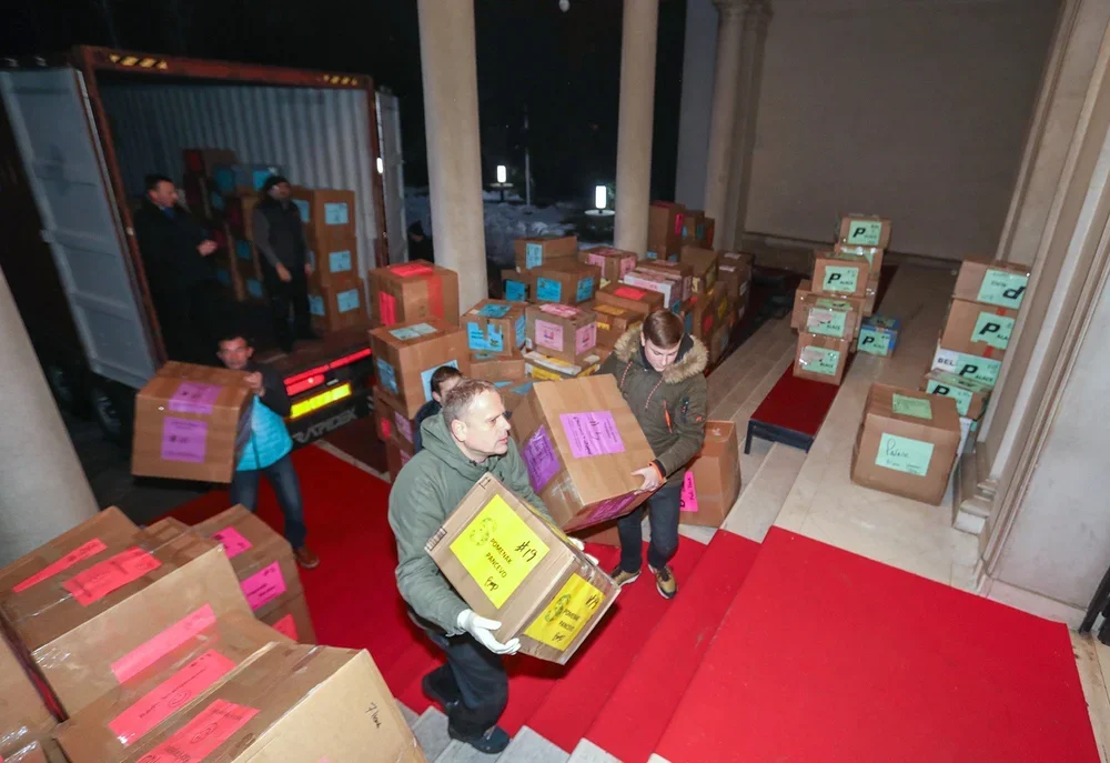 LIFELINE CHICAGO SENDS THOUSANDS OF CHRISTMAS PRESENTS FOR ORPHANS TO THE ROYAL PALACE