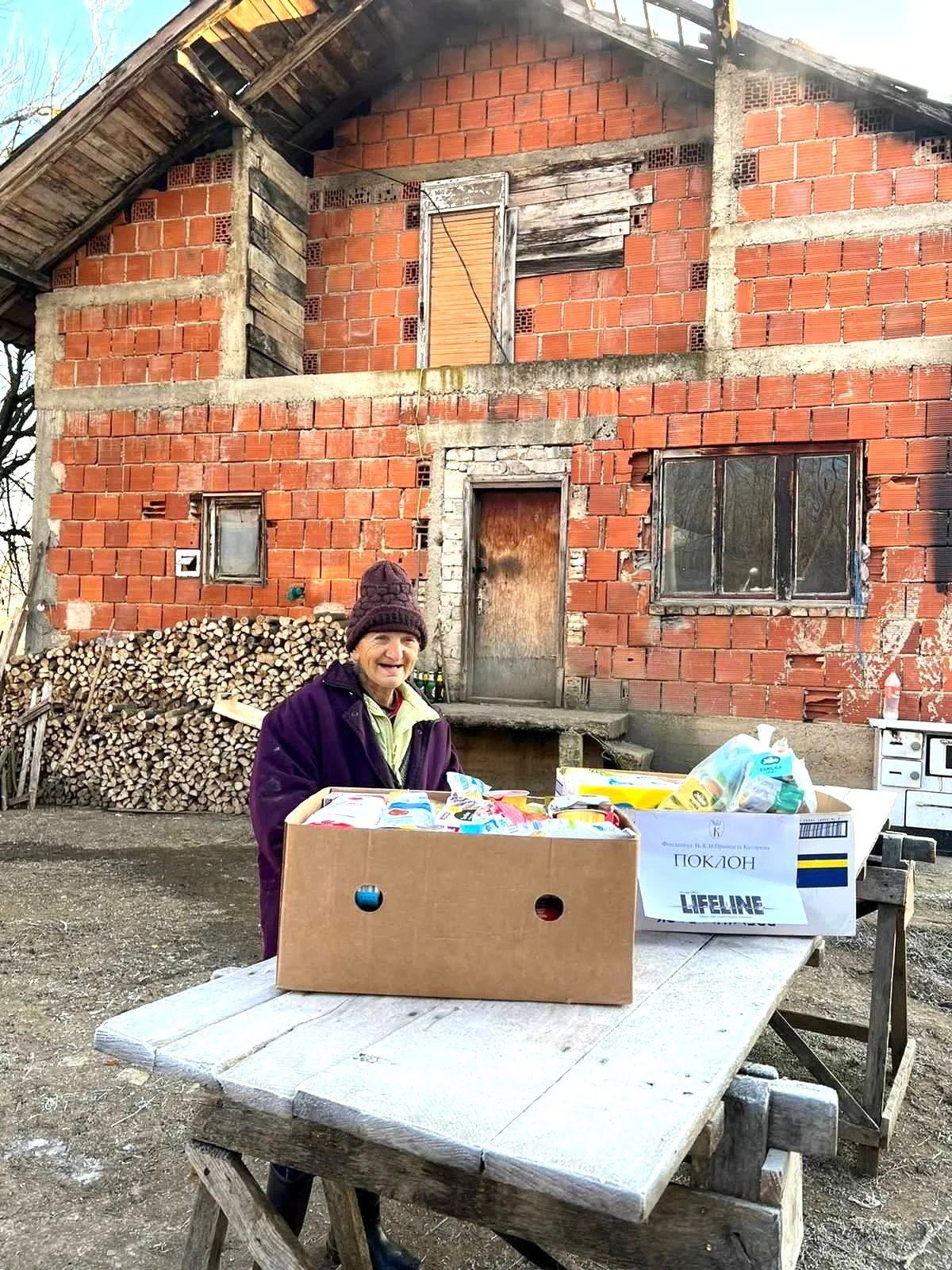 Lifeline Chicago Distributes Christmas Assistance to 101 Families