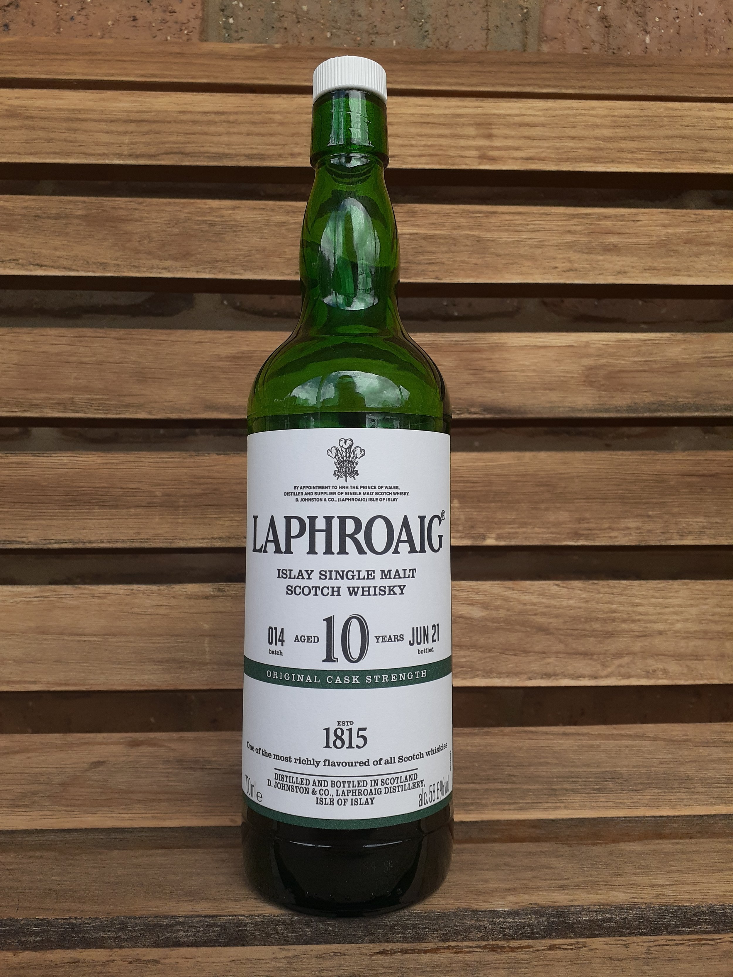 Laphroaig 10-Year Islay Single Malt Scotch Whisky Review