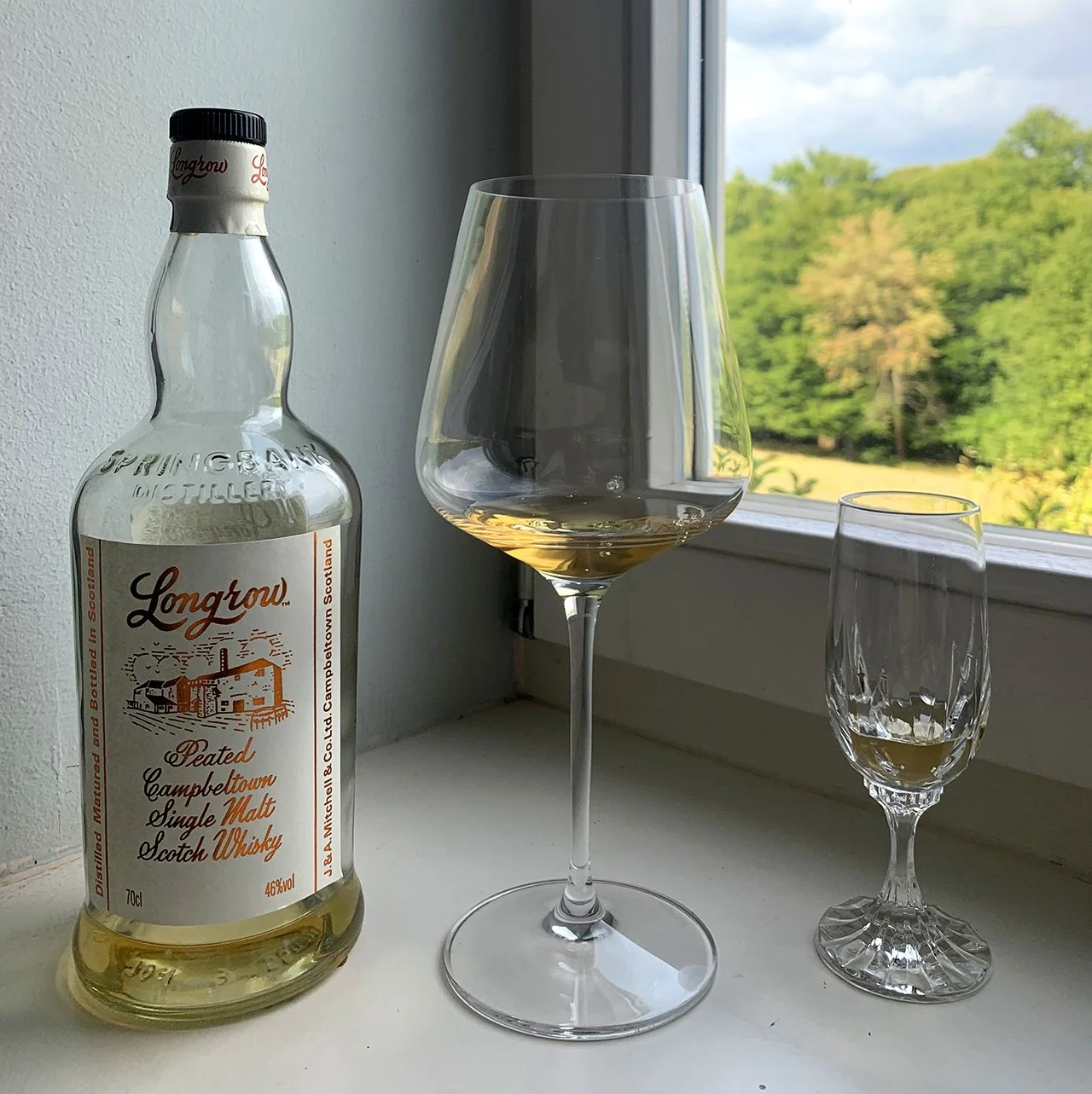 longrow nas and glassware